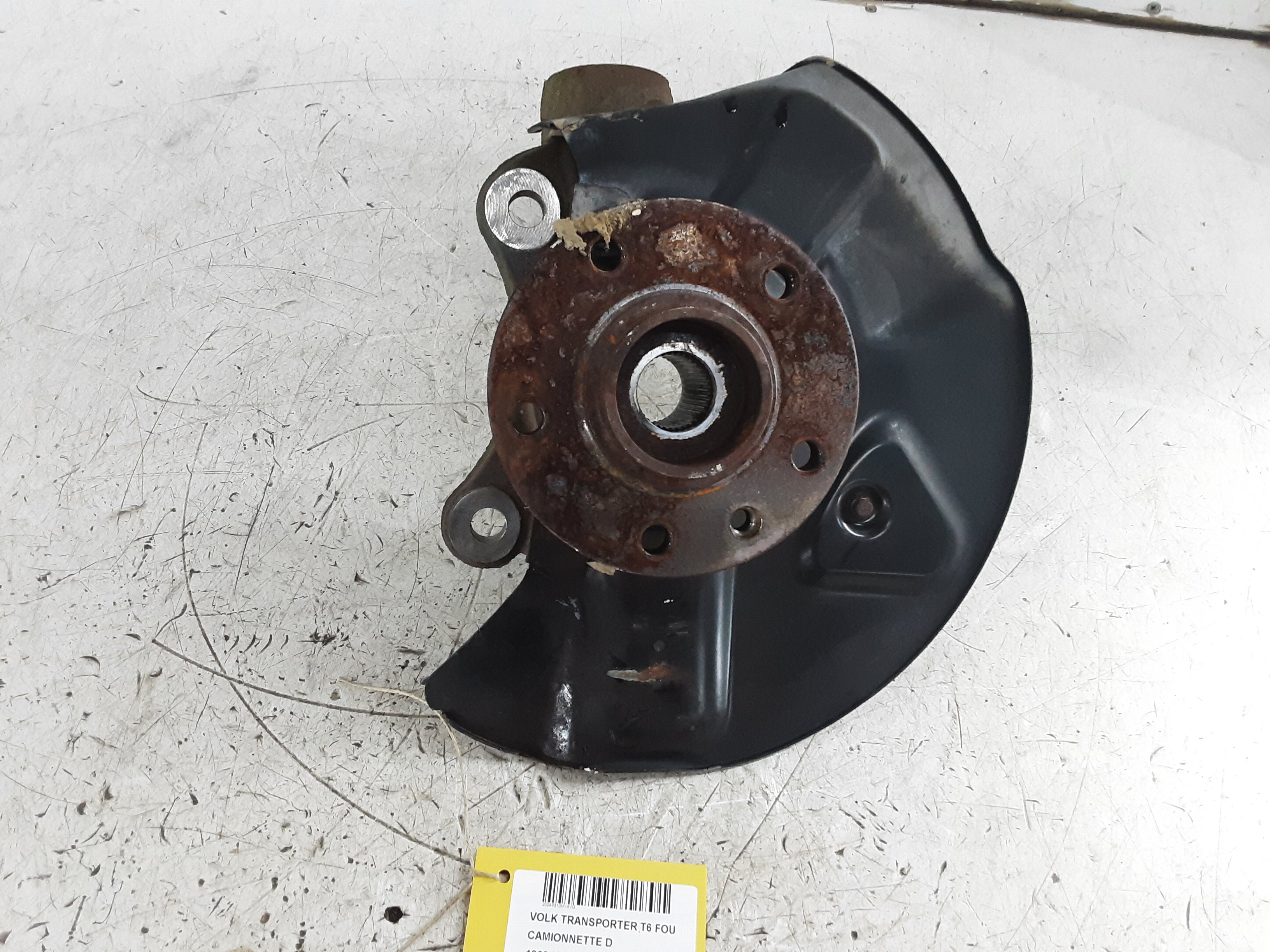 FRONT WHEEL HUB LEFT
