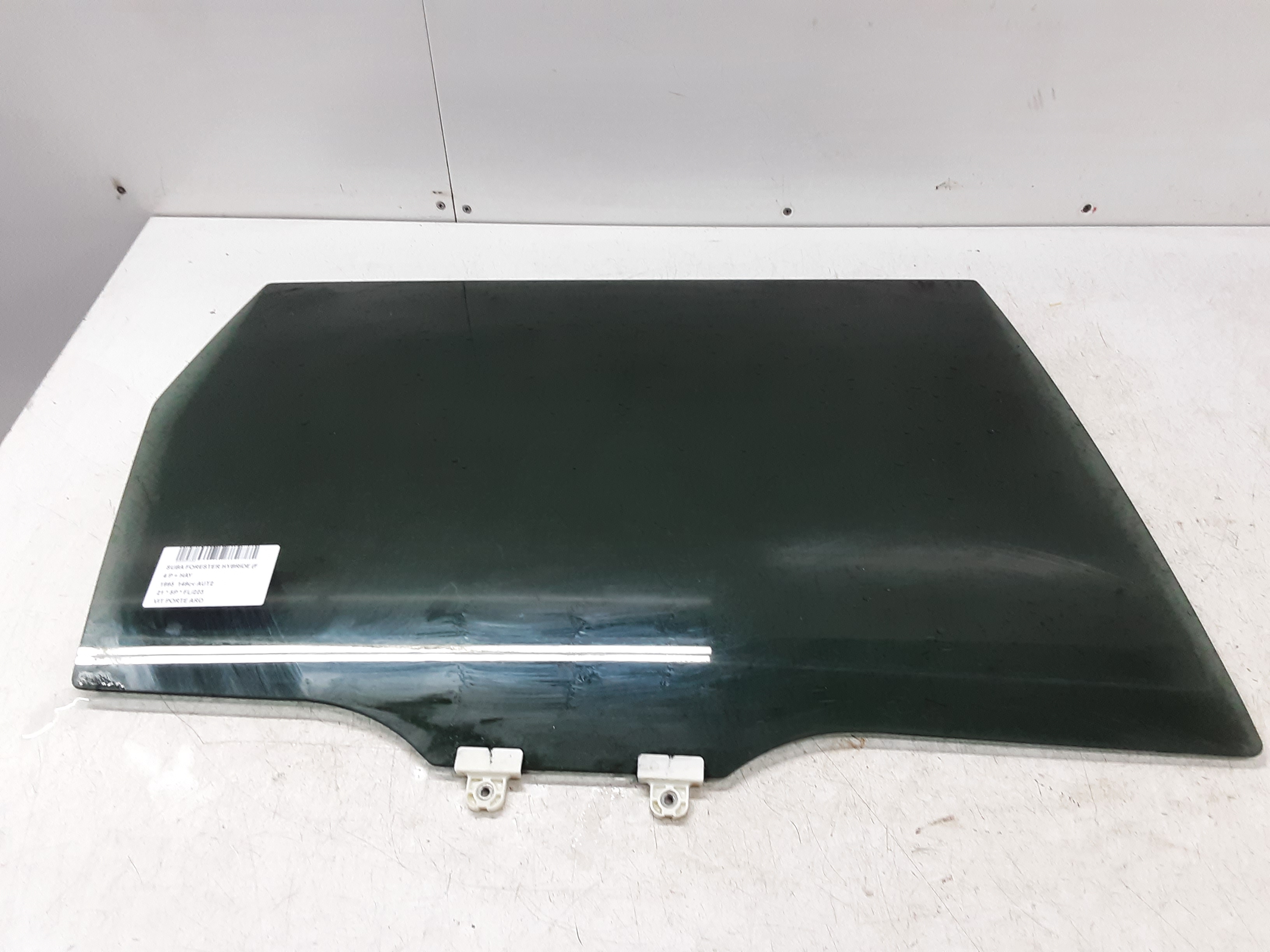 RIGHT REAR DOOR WINDOW