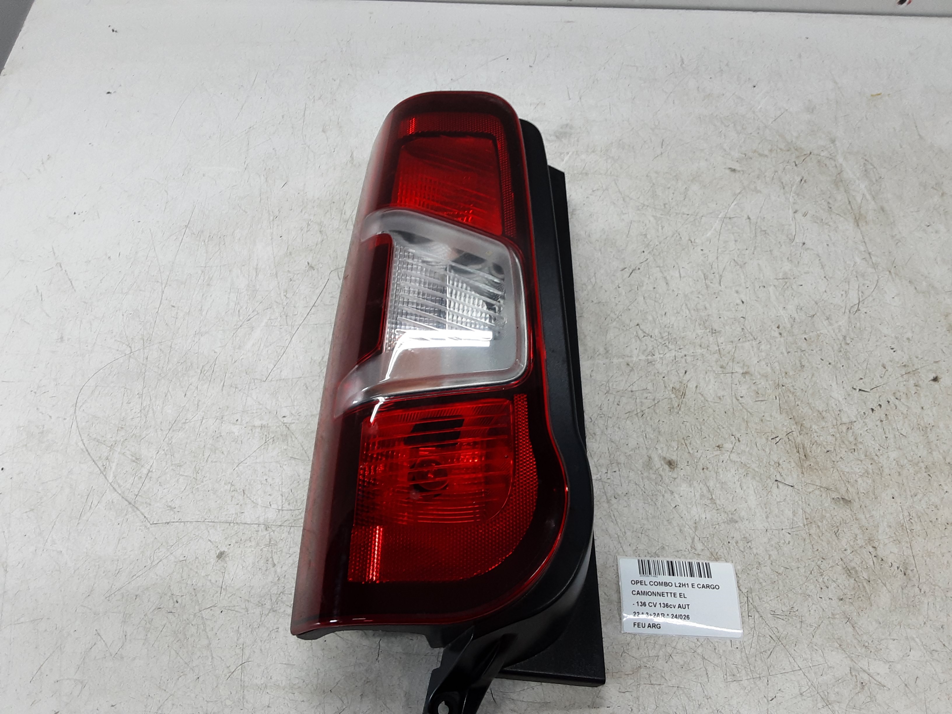 FEU ARRIERE GAUCHE Opel COMBO 6/18+