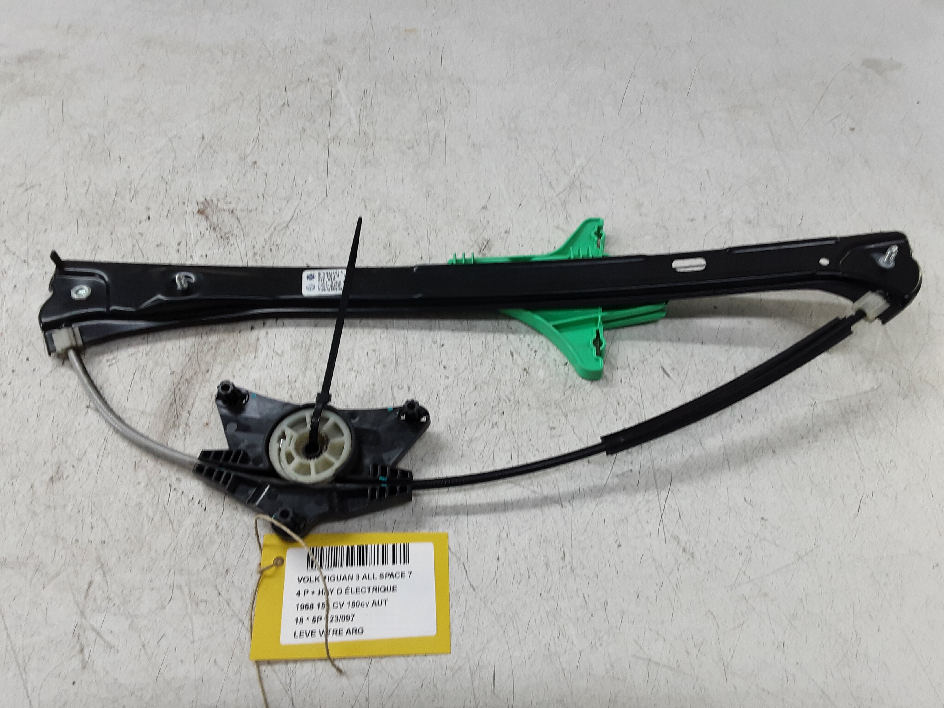 REAR LEFT WINDOW DOOR MECHANISM