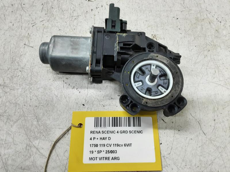 MOTEUR DE VITRE DE PORTE ARRIERE GAUCHE Renault SCENIC 9/16+