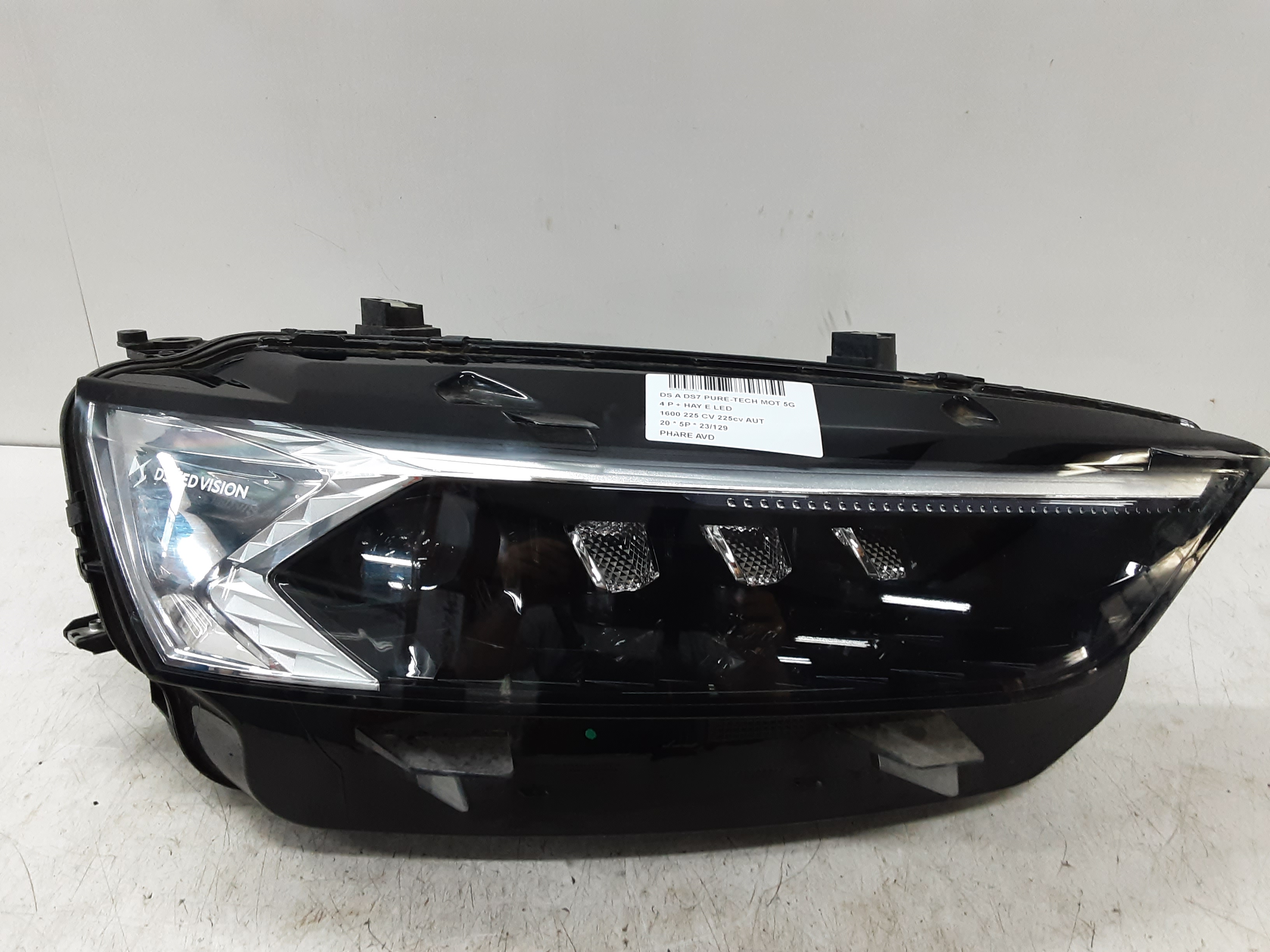 HEADLIGHT RIGHT Ds DS7 CROSSBACK 1/18+