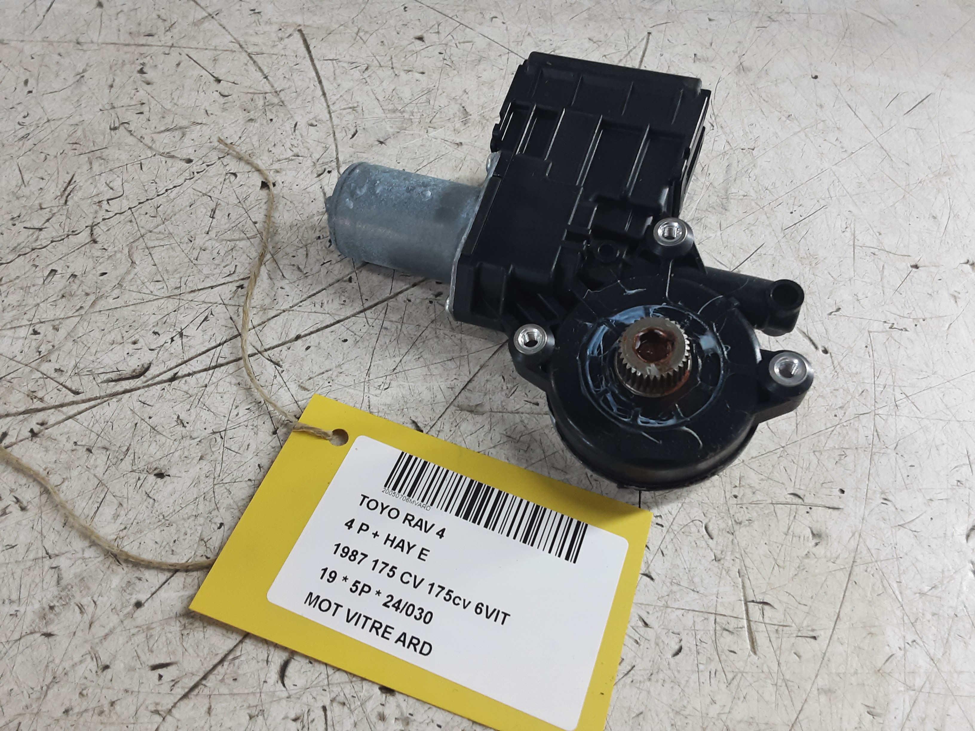 MOTEUR DE VITRE DE PORTE ARRIERE DROITE Toyota RAV 4 12/18+