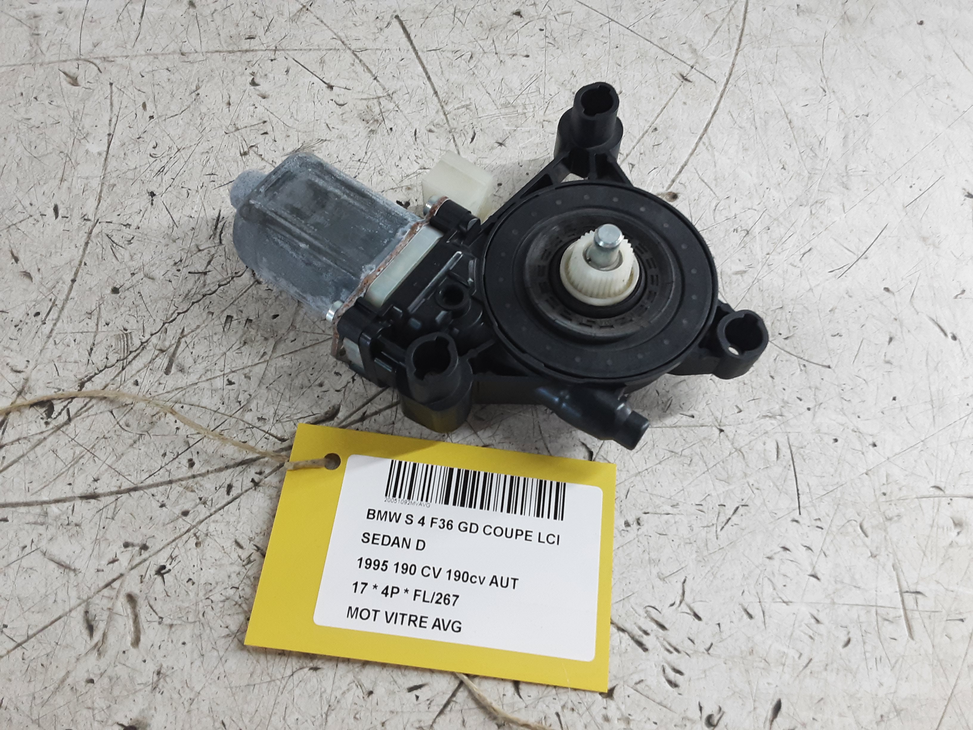 MOTEUR DE VITRE DE PORTE AVANT GAUCHE