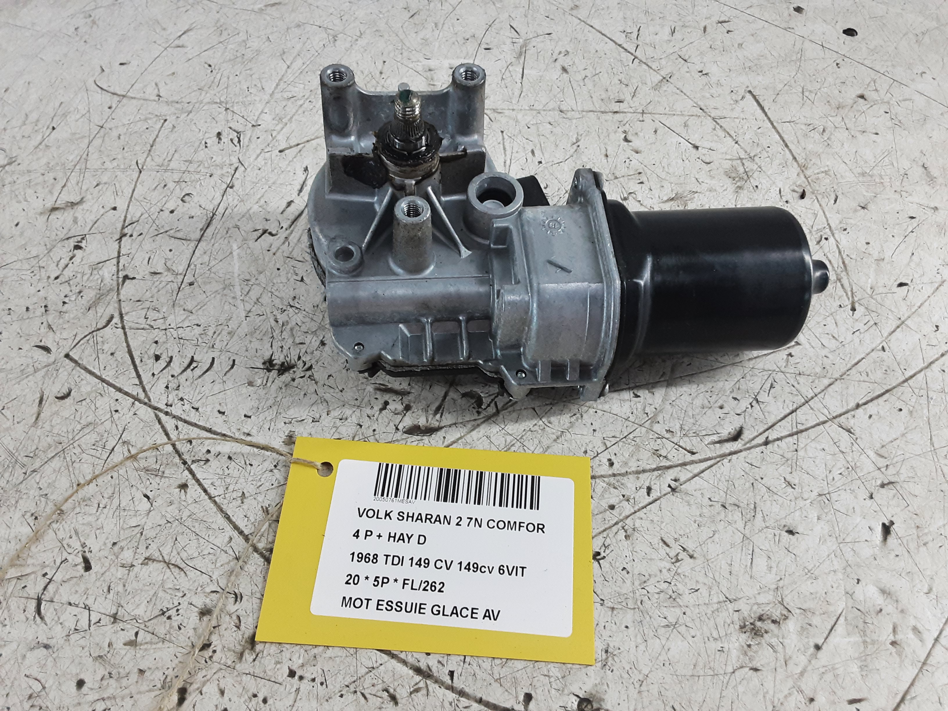 MOTEUR D'ESSUIE-GLACE AVANT