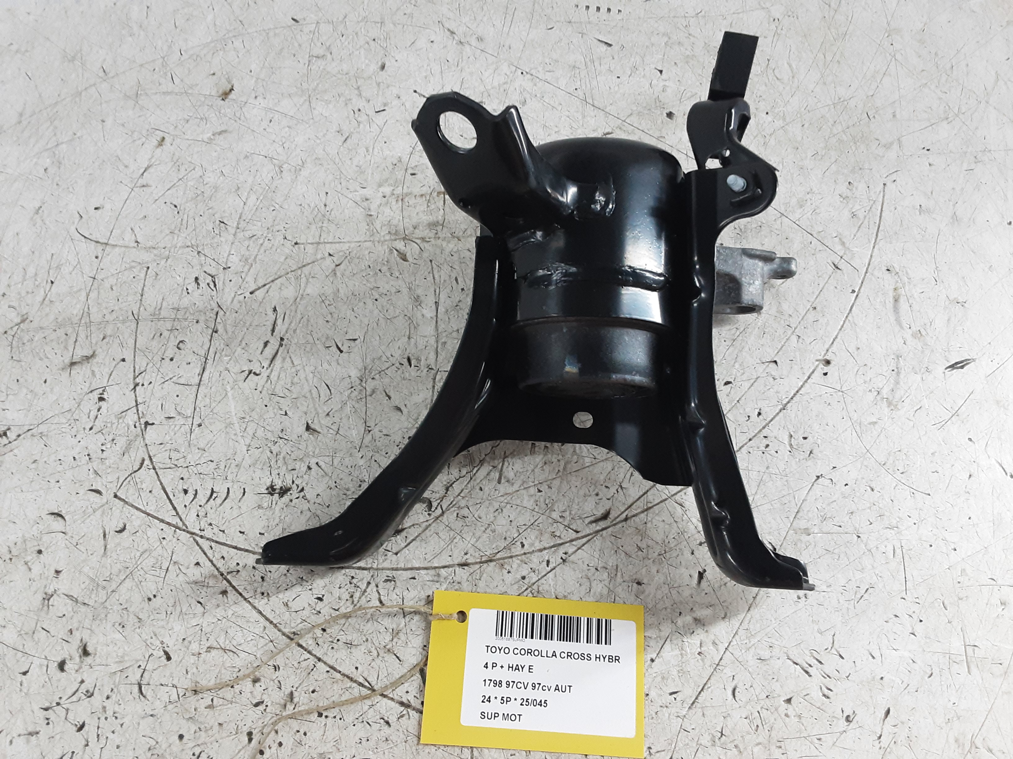 ENGINE MOUNT