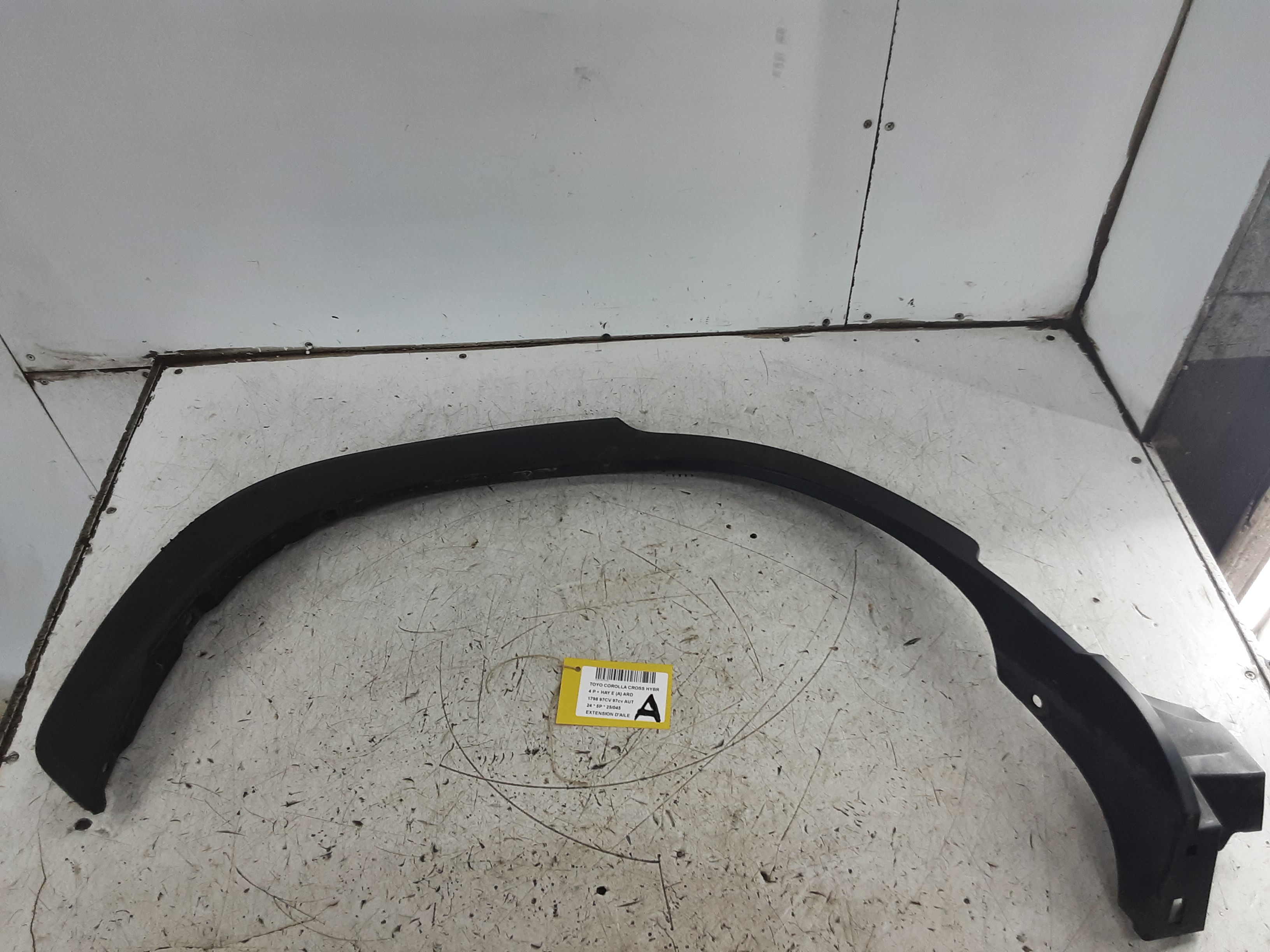 SLUITPANEEL SPATBORD Toyota COROLLA CROSS 1/23+