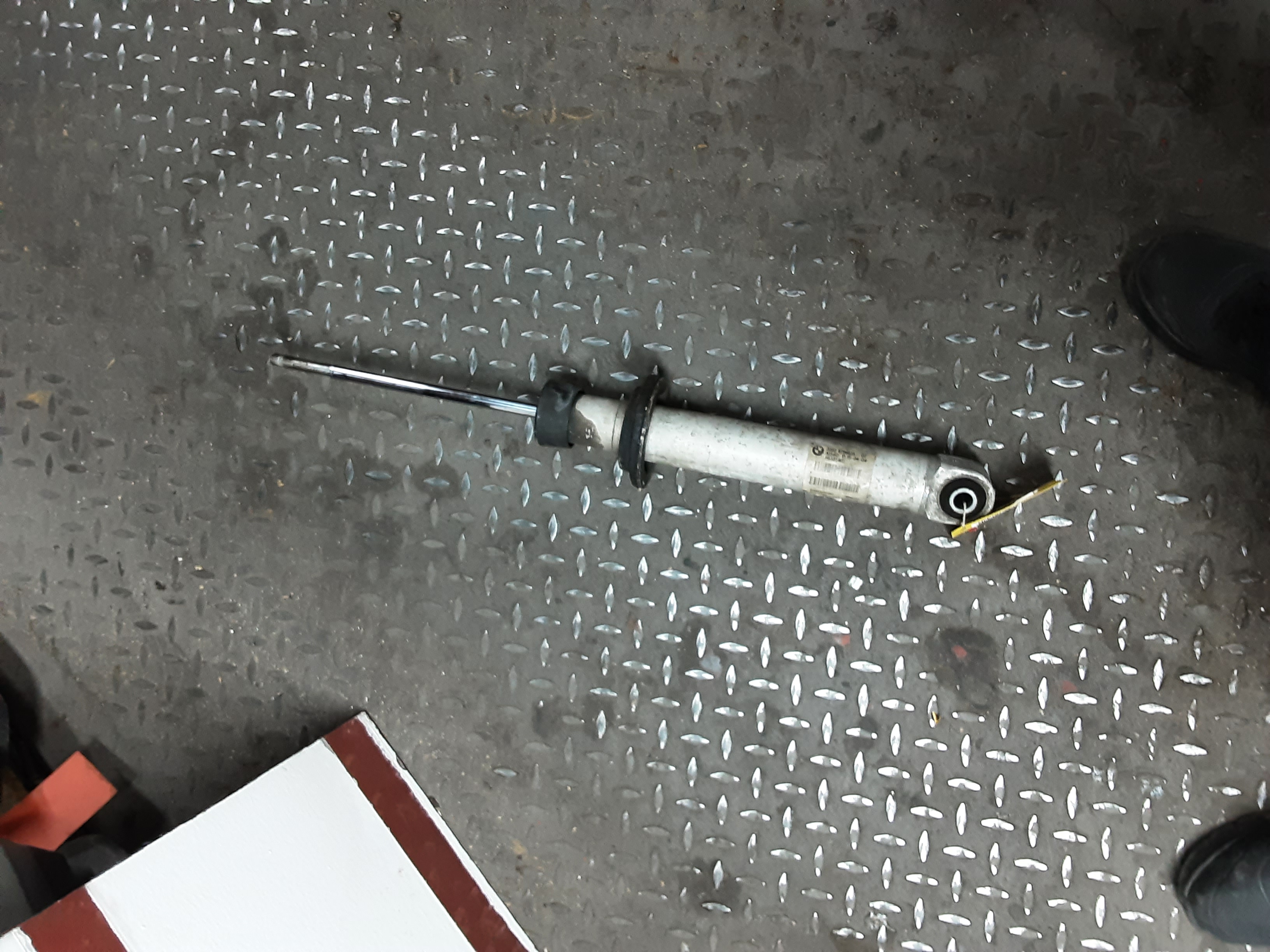 REAR SHOK ABSORBER RIGHT Bmw 5 E60 09/03 - 03/10