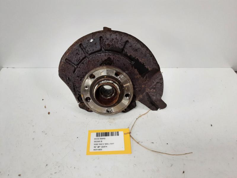 WIELNAAF VOOR RECHTS Skoda RAPID 12/12 - 5/17