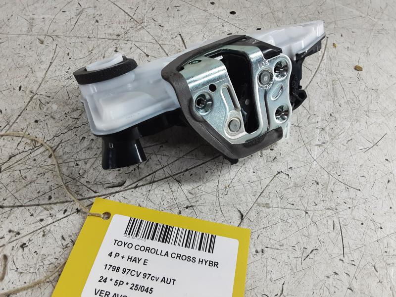 VERGRENDELING VOOR LINKS Toyota COROLLA CROSS 1/23+
