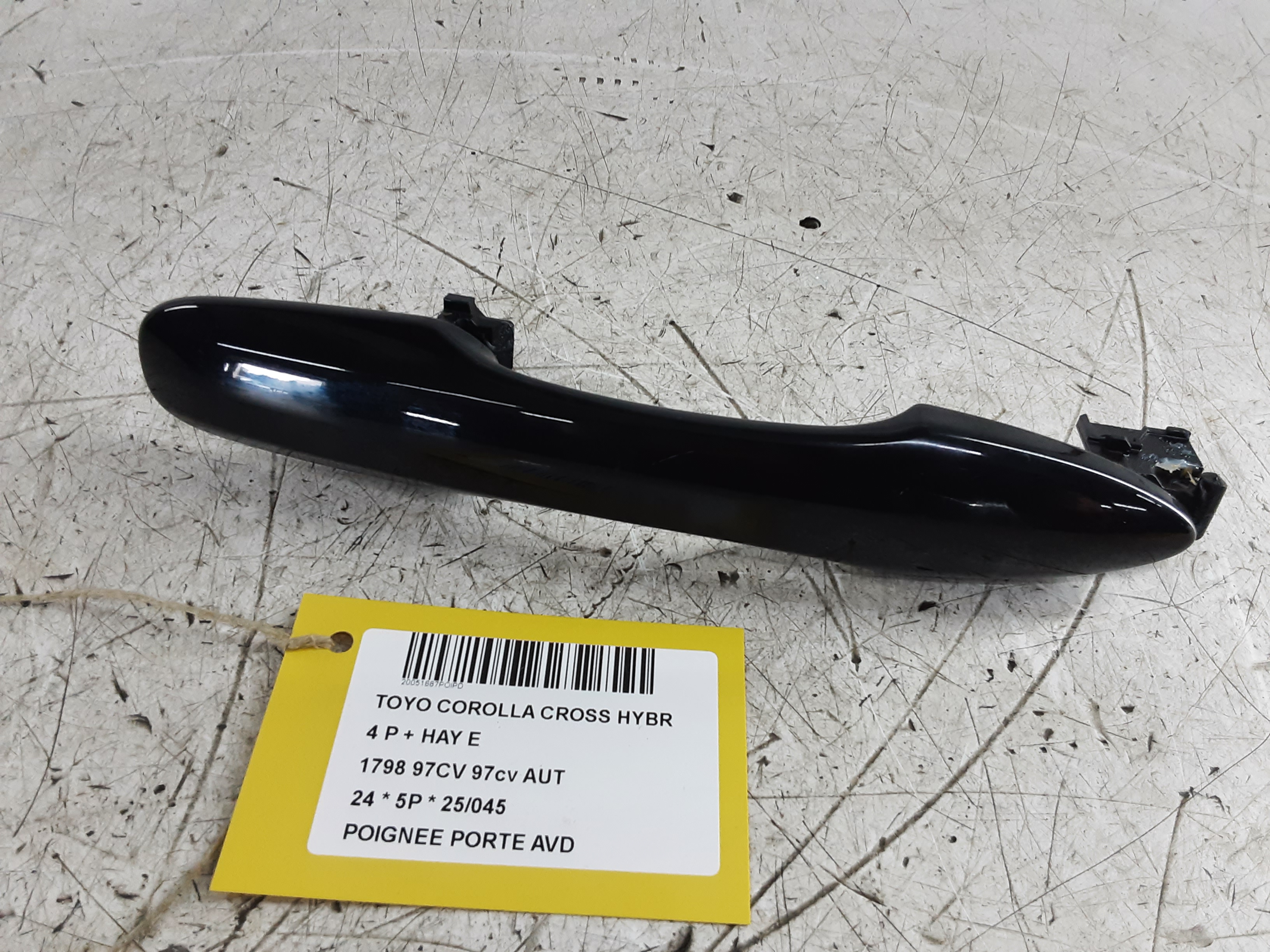 DOOR HANDLE FRONT RIGHT