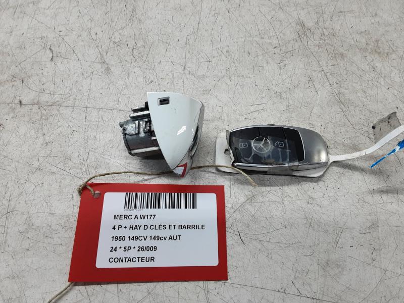 KONTAKTSLOT Mercedes-Benz A W177 FaceLift 2/23+