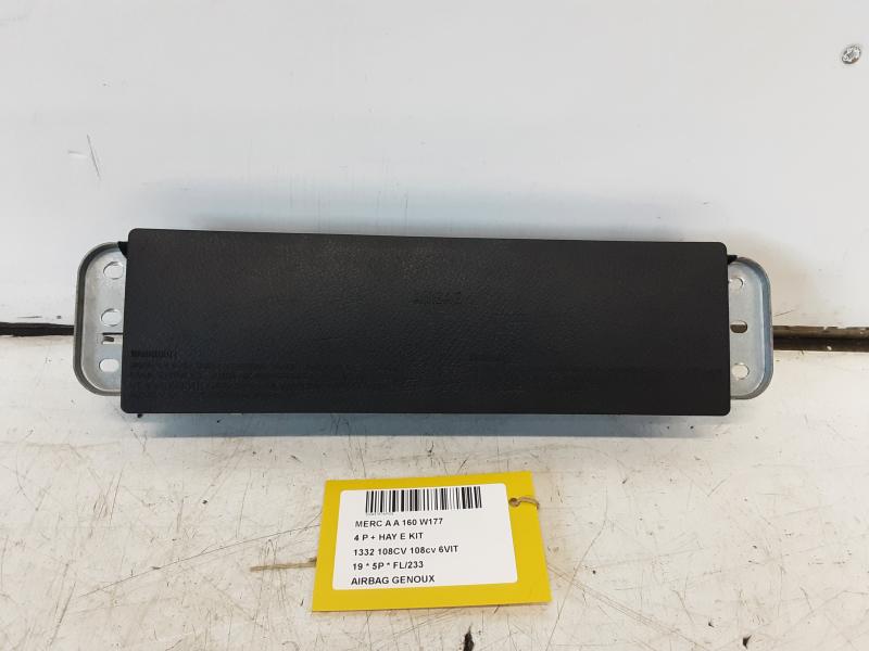 KNIE AIRBAG Mercedes-Benz A W177 18 - 2/23