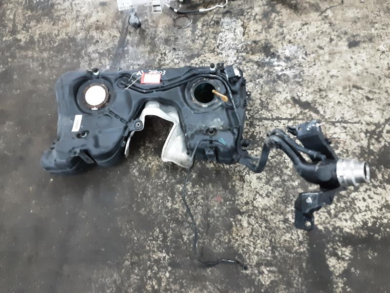 BRANDSTOFTANK BENZINE Audi A3 4D 5/13 - 16
