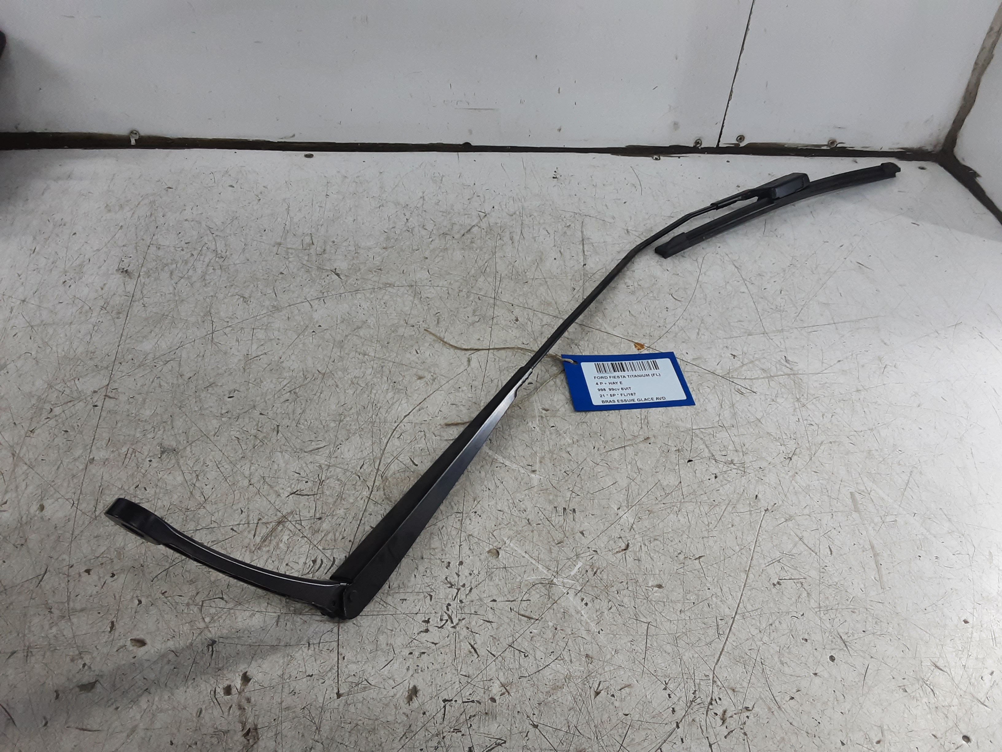 RUITENWISSERARM RECHTS VOOR Ford FIESTA 5/17+