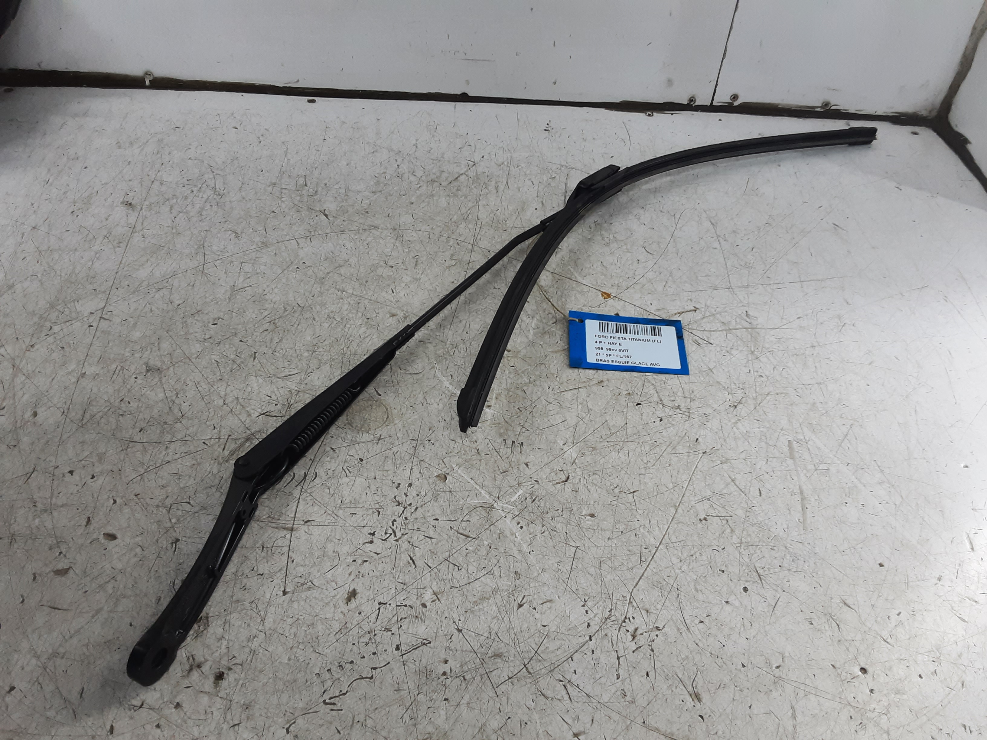 RUITENWISSERARM LINKS VOOR Ford FIESTA 5/17+ RUITENWISSERARM LINKS VOOR Ford FIESTA 5/17+