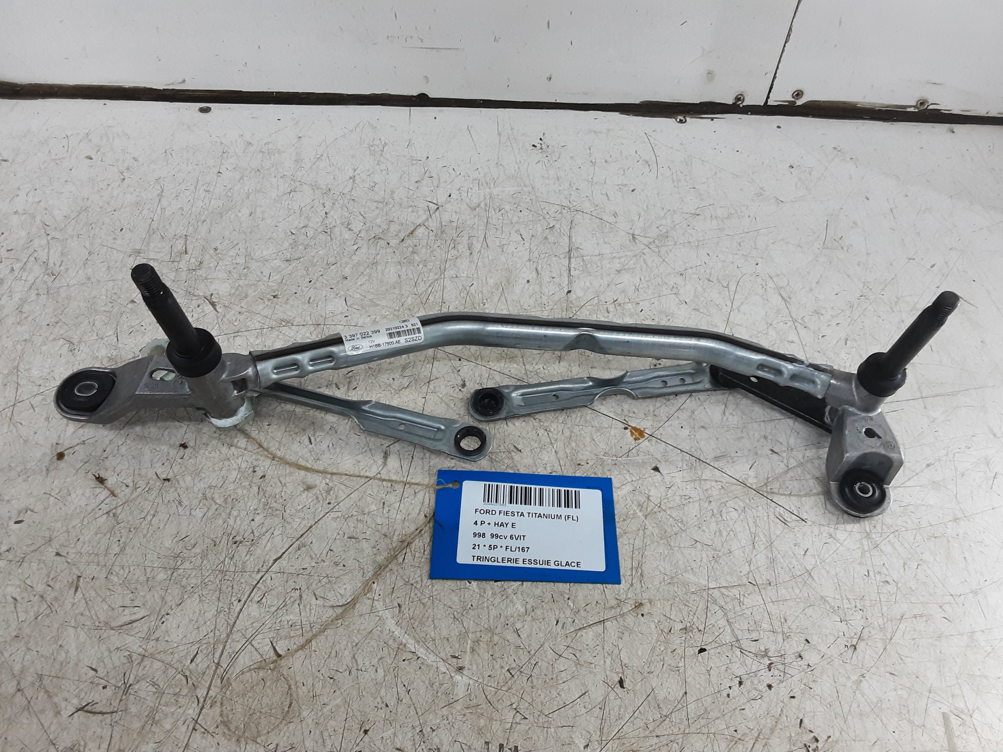 TRINGLERIE D&#039;ESSUIE-GLACE Ford FIESTA 5/17+