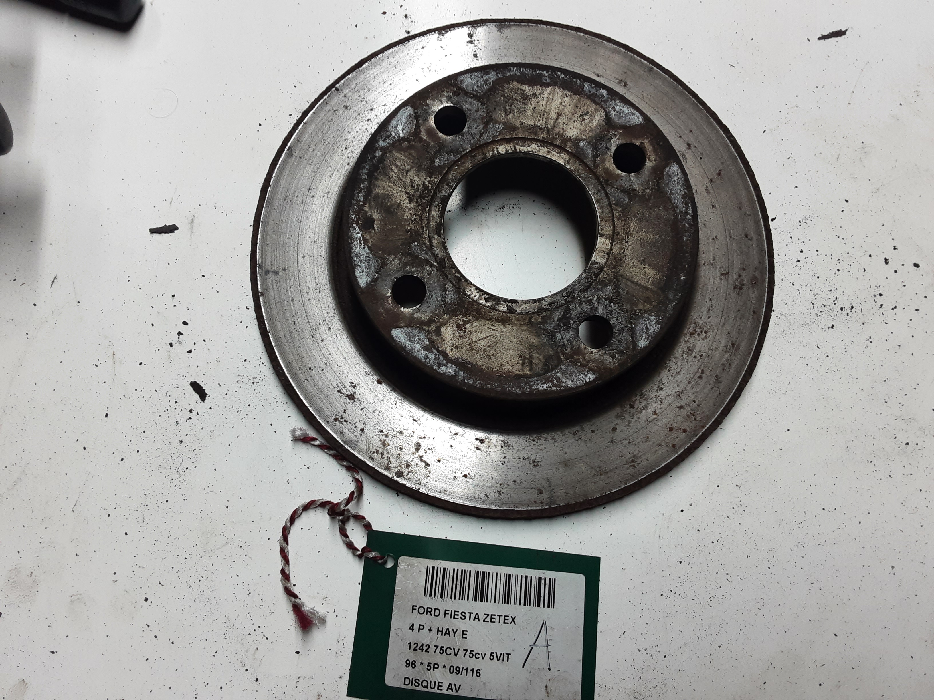 DISQUE AVANT Ford FIESTA 4/89 &gt;10/96