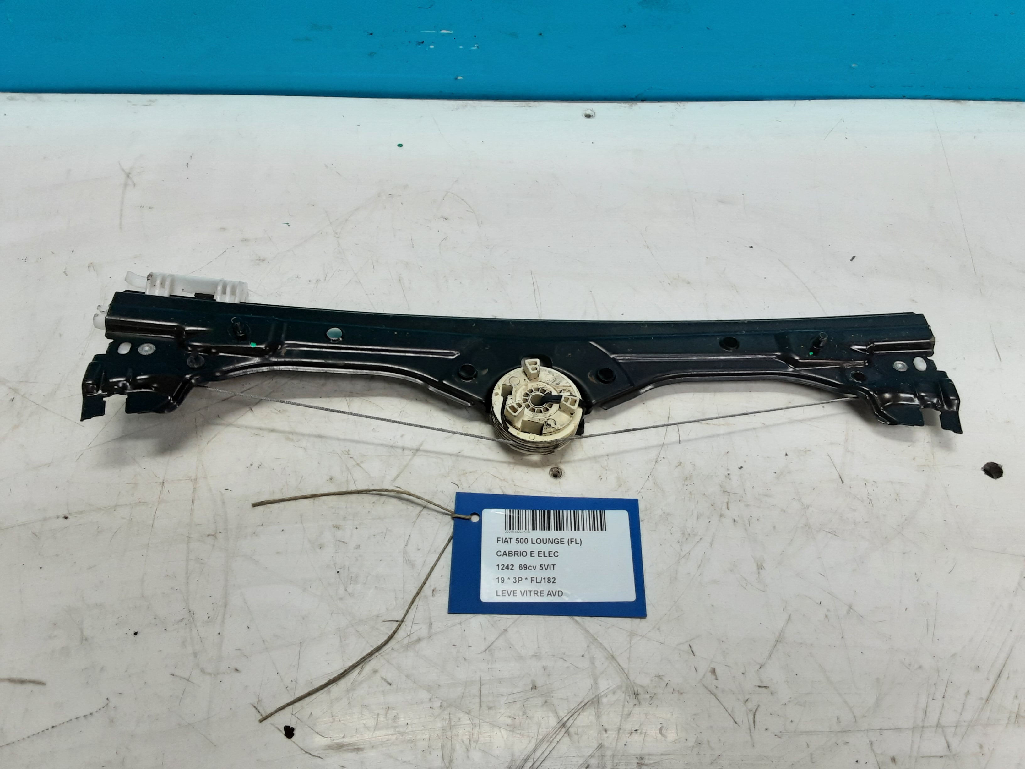 LEVE-VITRE DE PORTE AVANT DROITE Fiat 500 7/15+