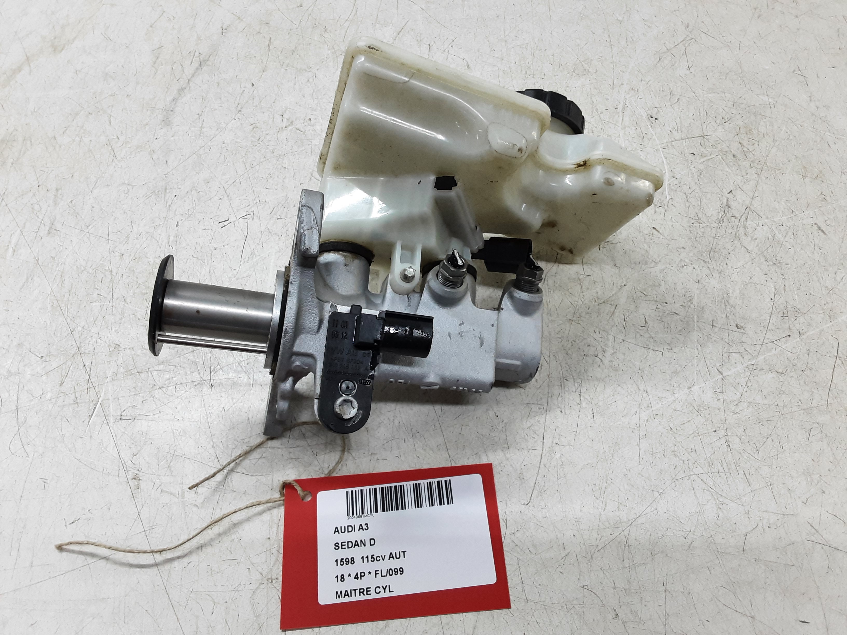 HOOFDREMCILINDER Audi A3 4D 4/16 - 20