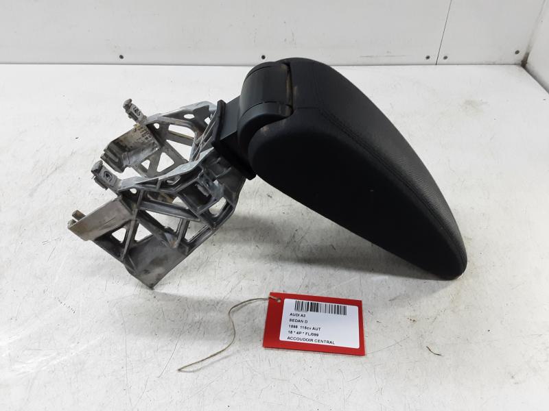 ACCOUDOIR CENTRAL Audi A3 4D 4/16 - 20