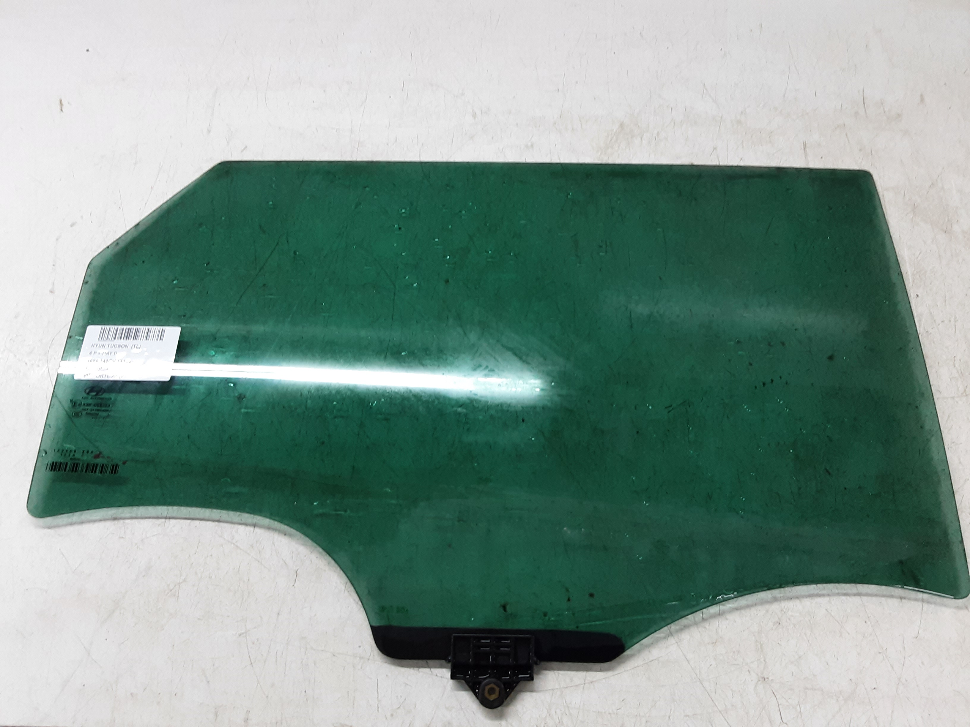 RIGHT REAR DOOR WINDOW Hyundai TUCSON (2) 09/15 - 09/18