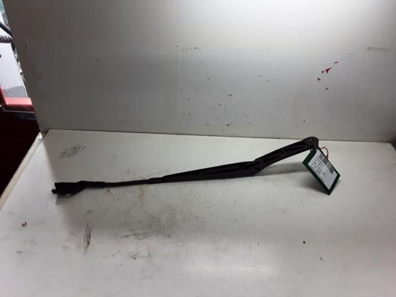 RUITENWISSERARM VOOR Vw GOLF V 11/03 - 08