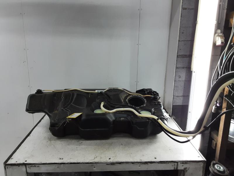 RESERVOIR ESSENCE Vw T-ROC 10/17 - 4/22