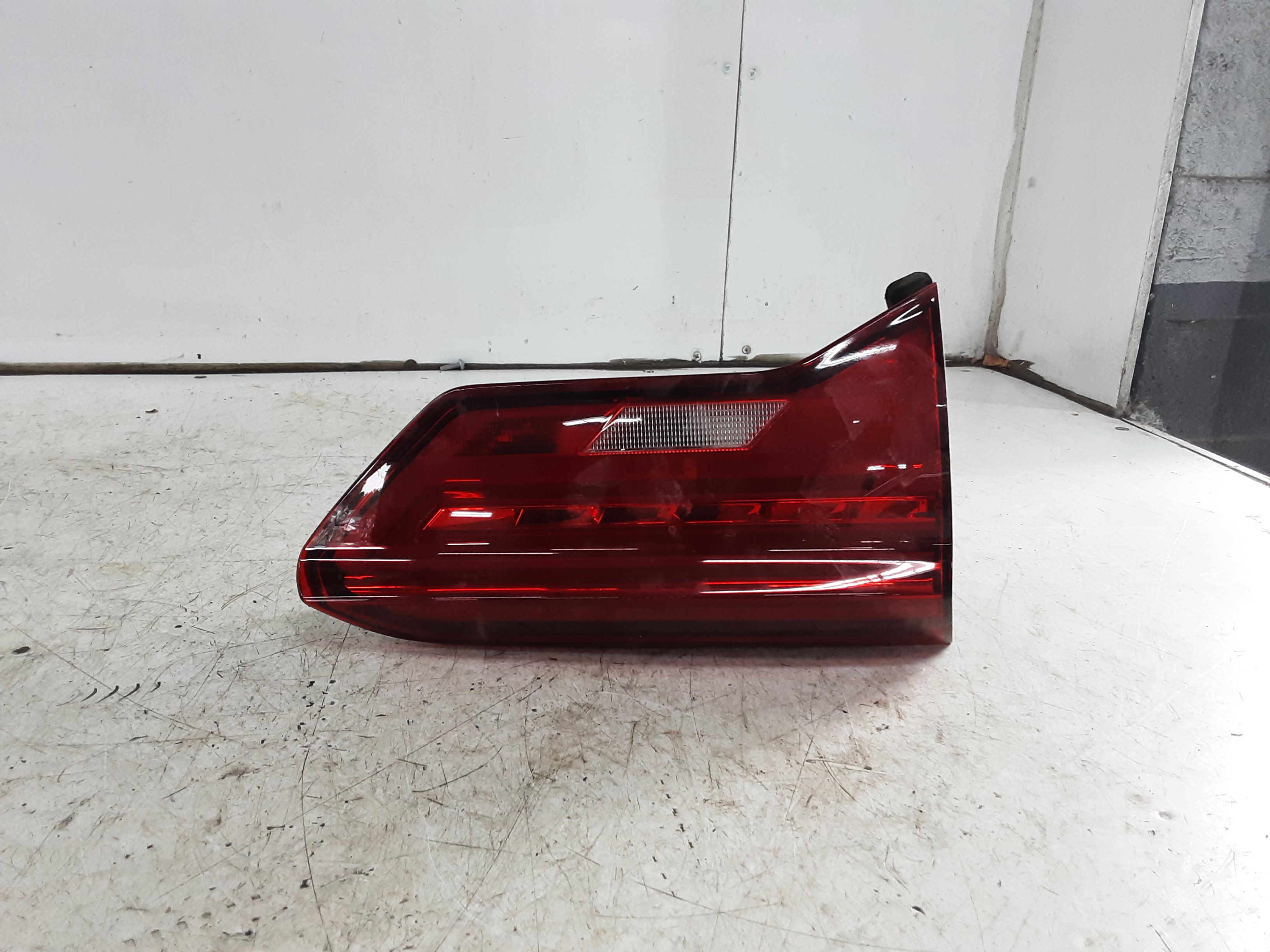 LICHT ACHTERKLEP LINKS Vw T-ROC 10/17 - 4/22