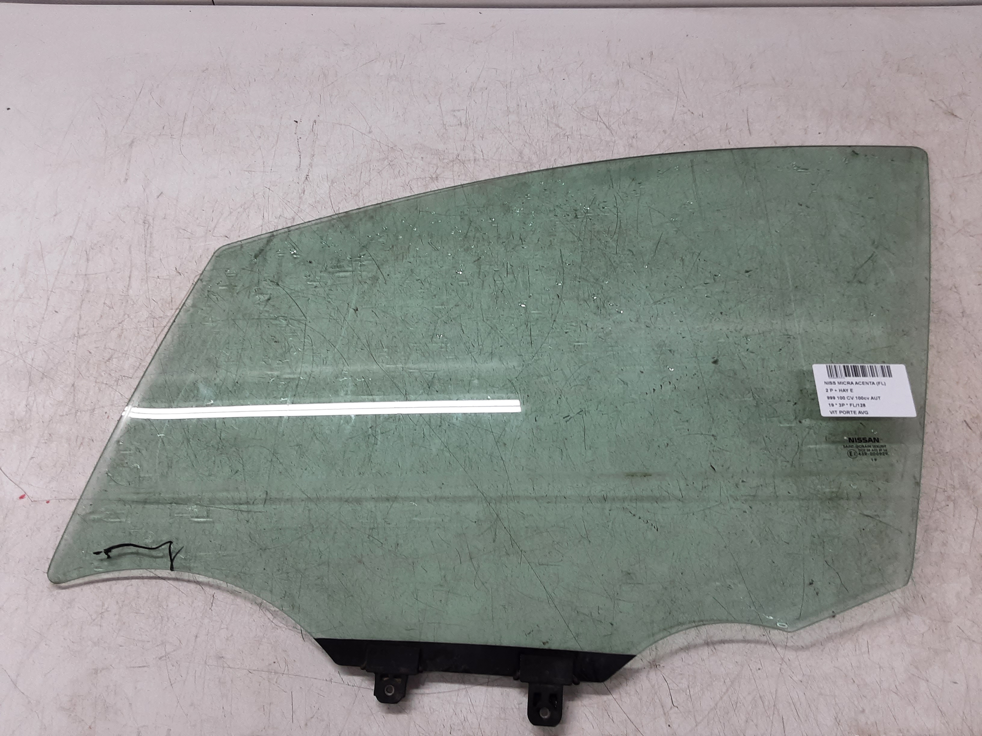 VITRE DE PORTE AVANT GAUCHE Nissan MICRA 3/17+ K14