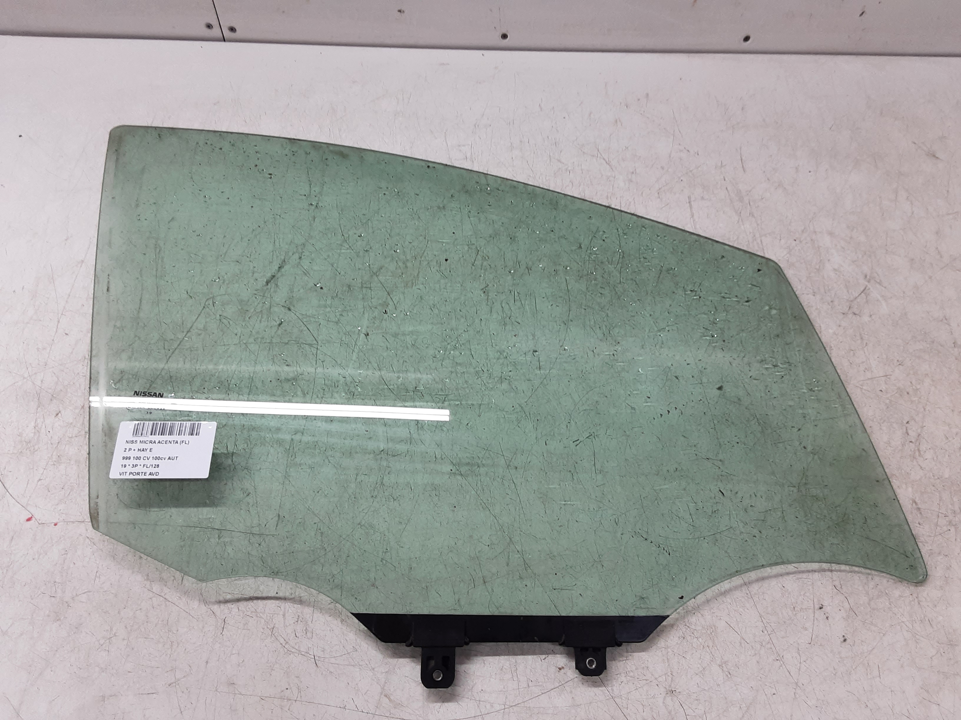 VITRE DE PORTE AVANT DROITE Nissan MICRA 3/17+ K14