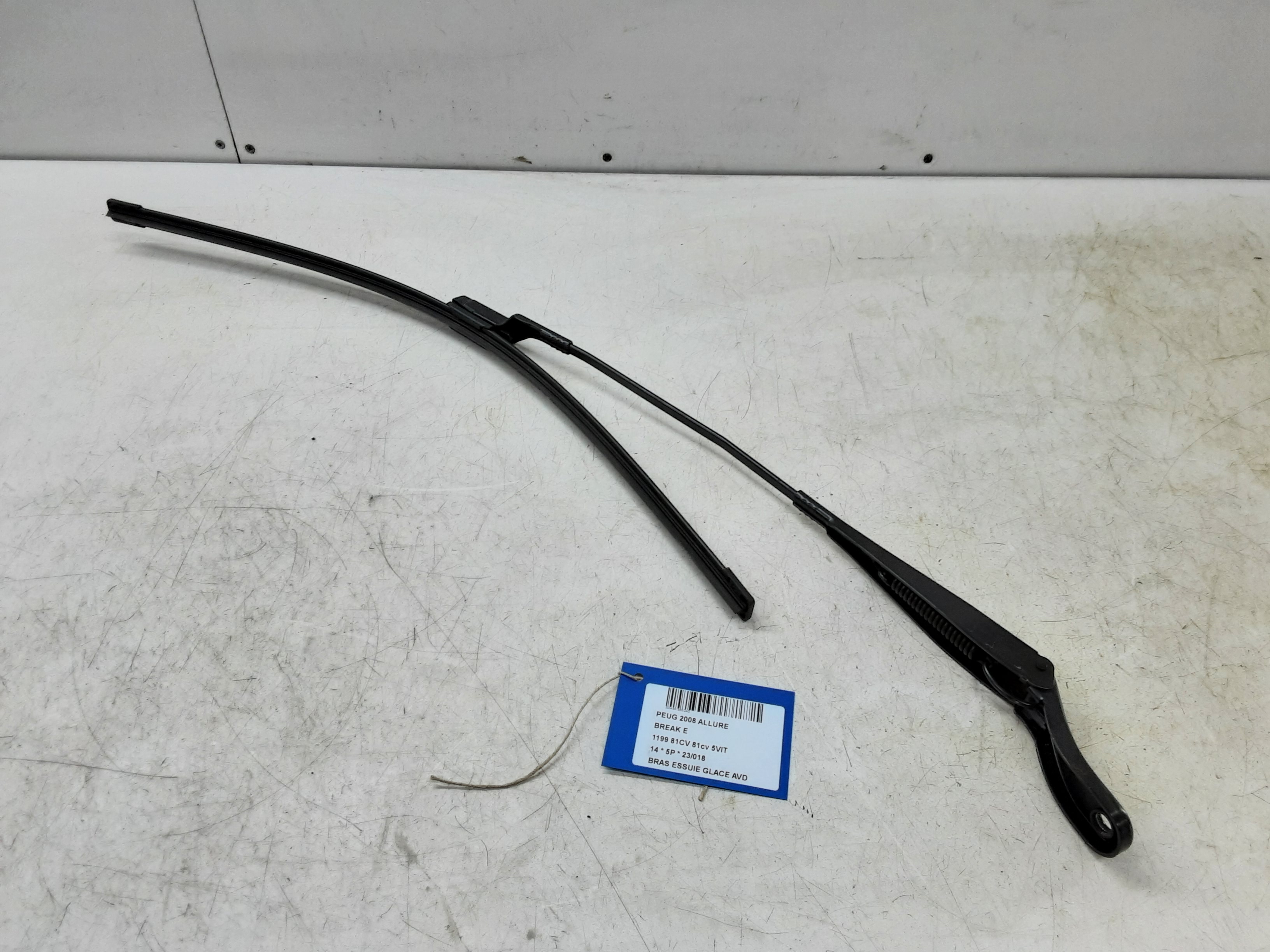 RUITENWISSERARM RECHTS VOOR Peugeot 2008 (1)  5/13 - 4/16