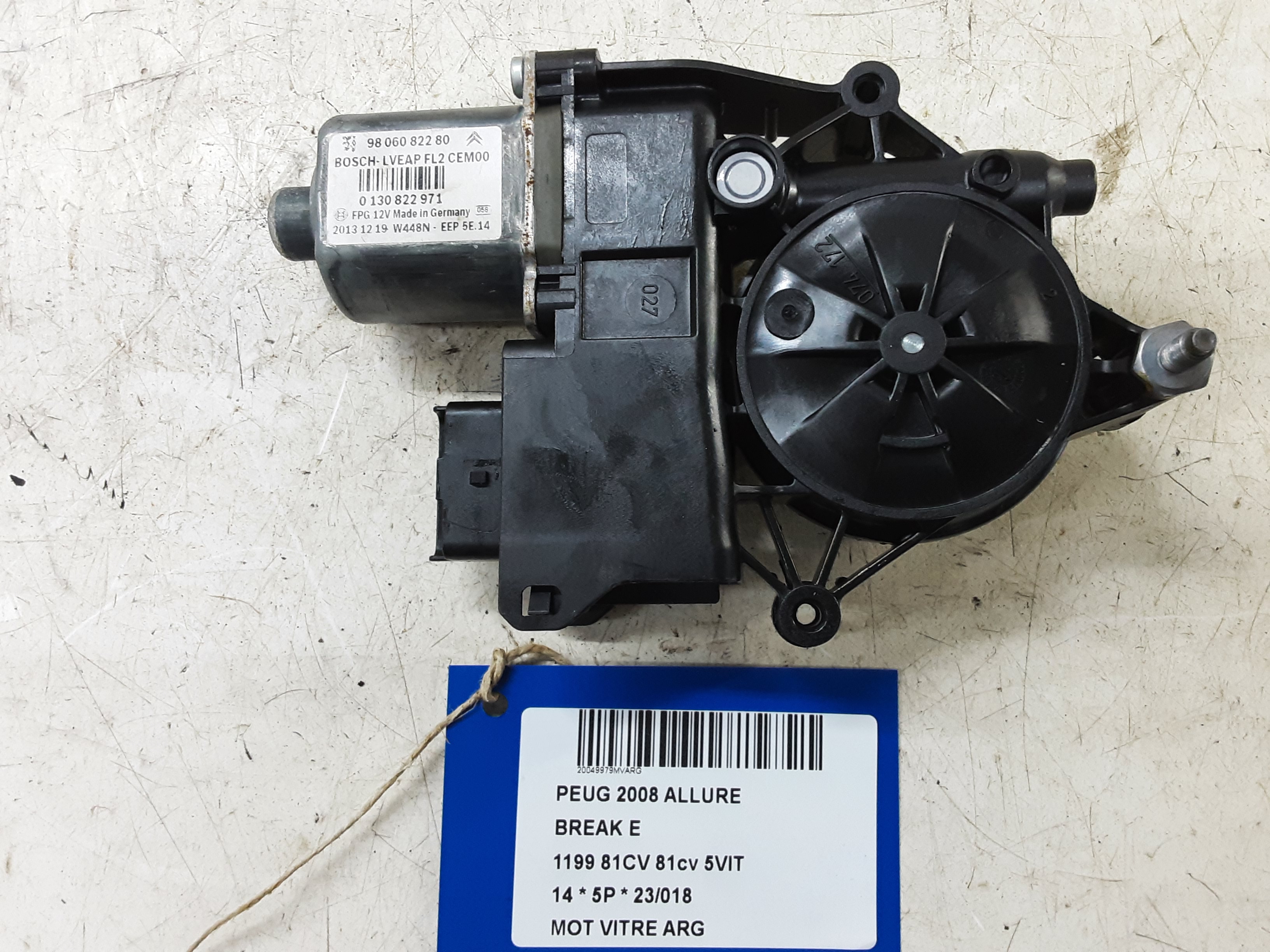MOTOR RUITMECHANISME ACHTER LINKS Peugeot 2008 (1)  5/13 - 4/16