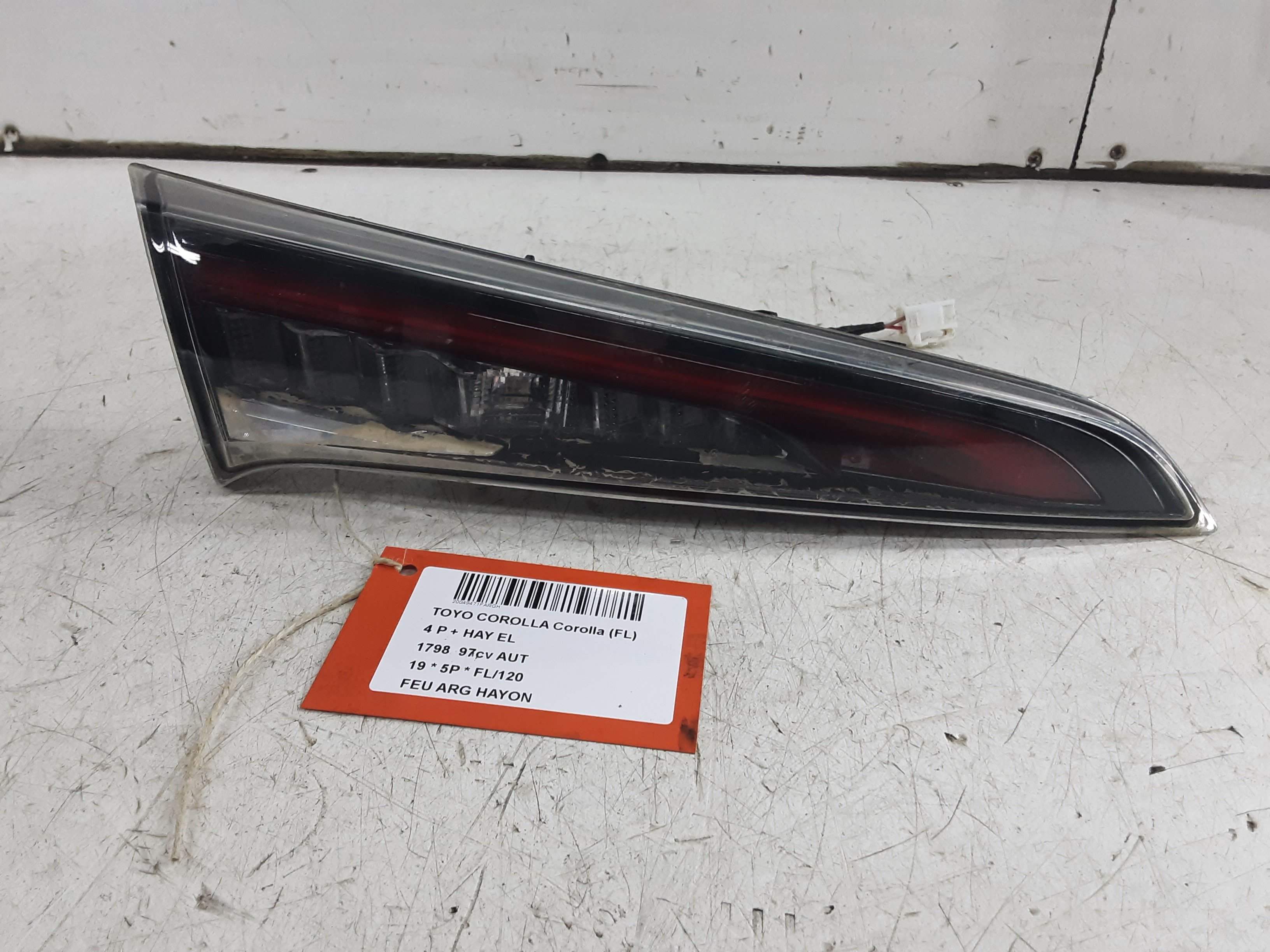 LICHT ACHTERKLEP LINKS Toyota COROLLA 5P/5D 18+