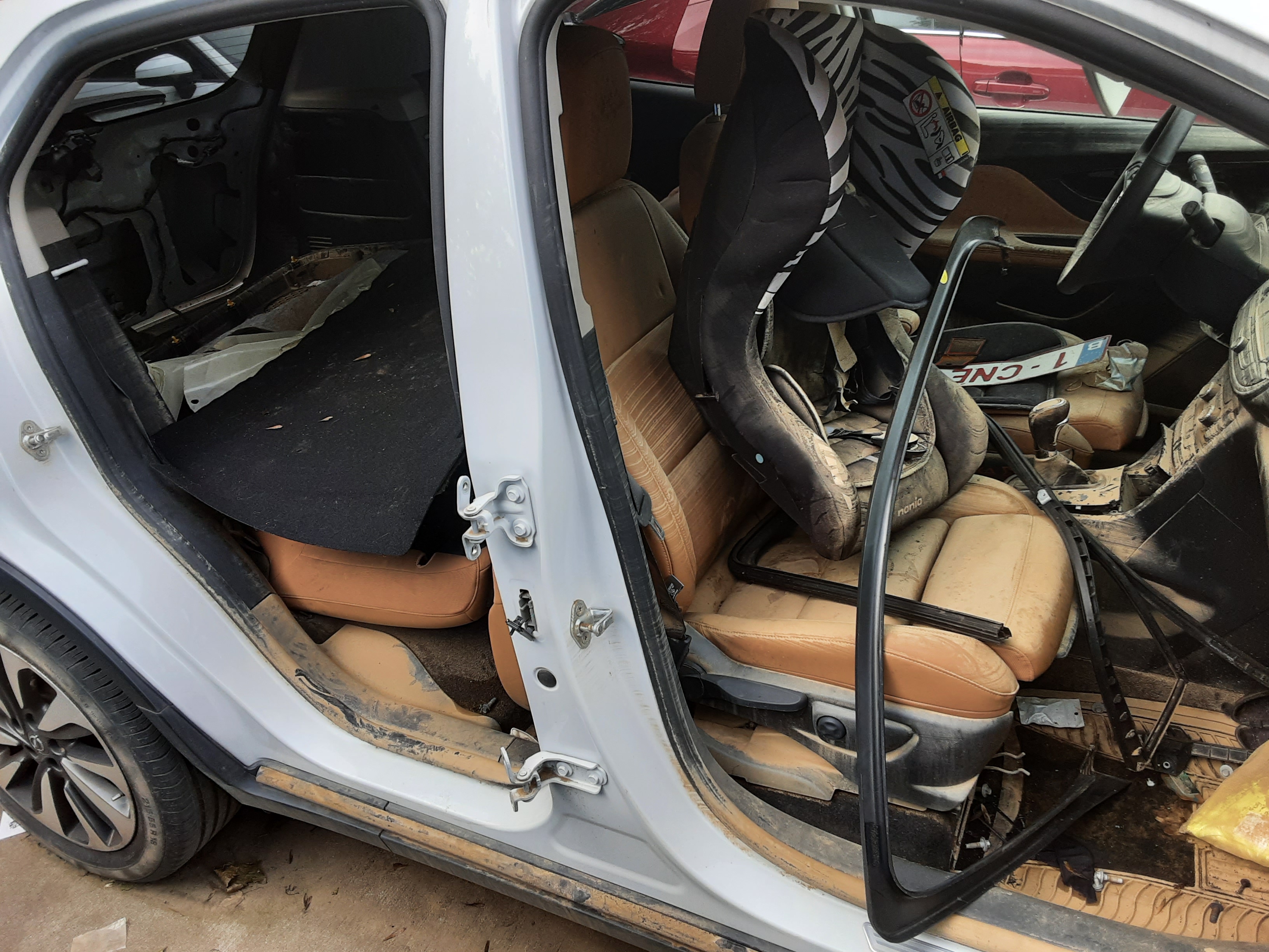 MONTANT DE PORTE COTE DROIT Opel MOKKA X 10/16 - 21