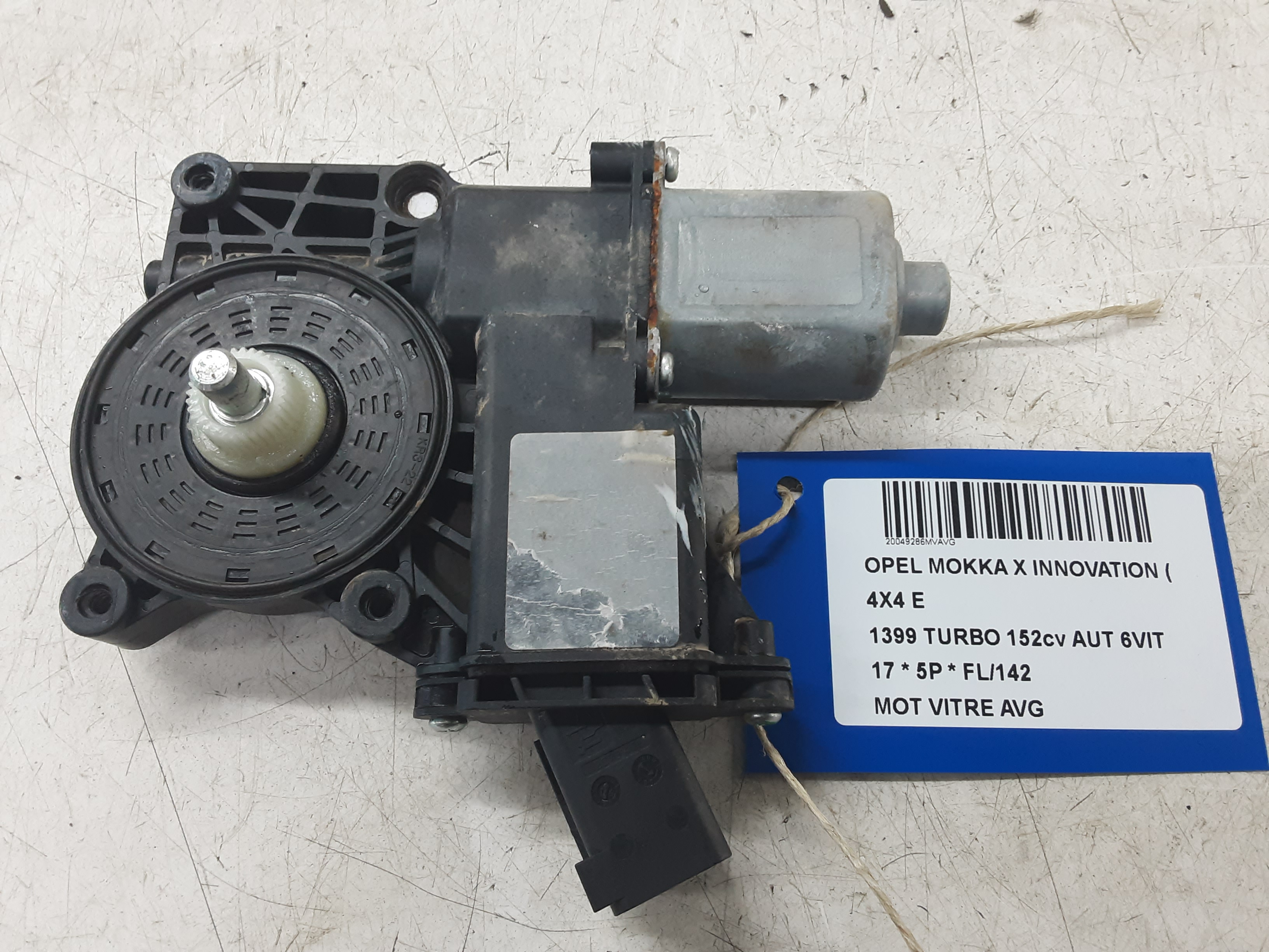 MOTEUR DE VITRE DE PORTE AVANT GAUCHE Opel MOKKA X 10/16 - 21