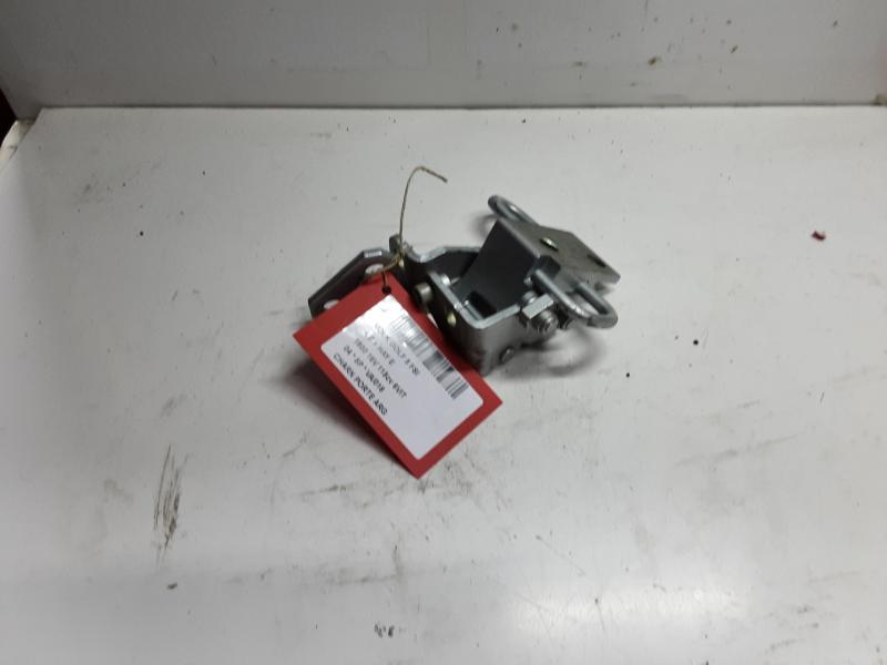 CHARNIERE DE PORTE ARRIERE GAUCHE Vw GOLF V 11/03 - 08