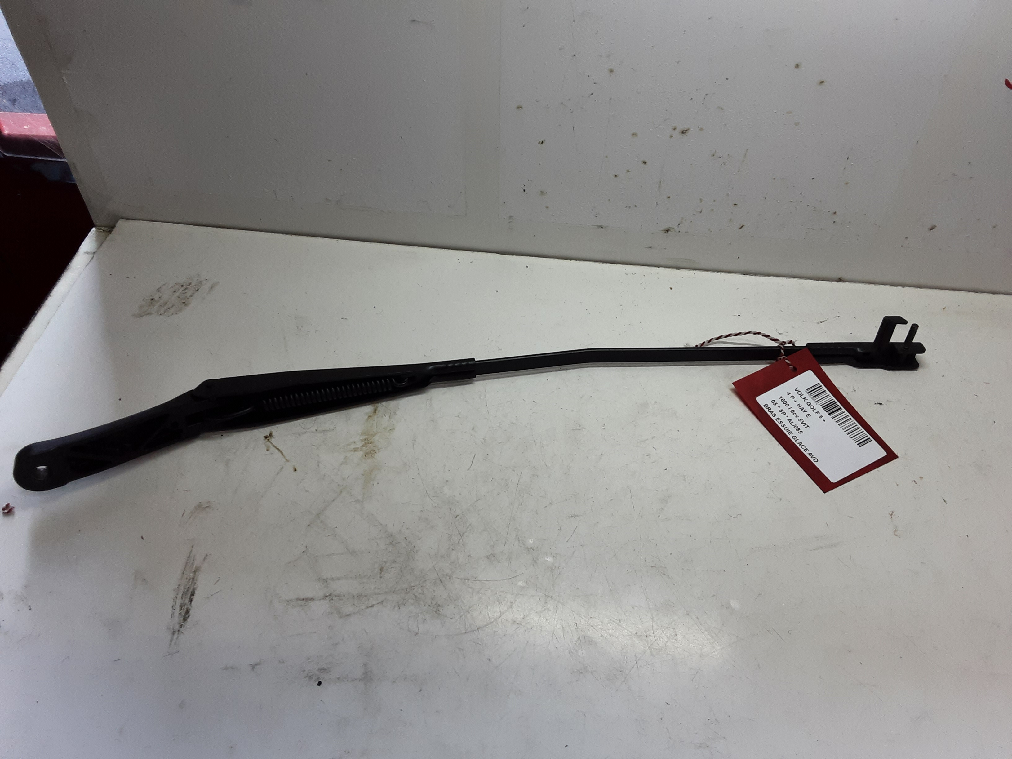 RUITENWISSERARM RECHTS VOOR Vw GOLF V 11/03 - 08