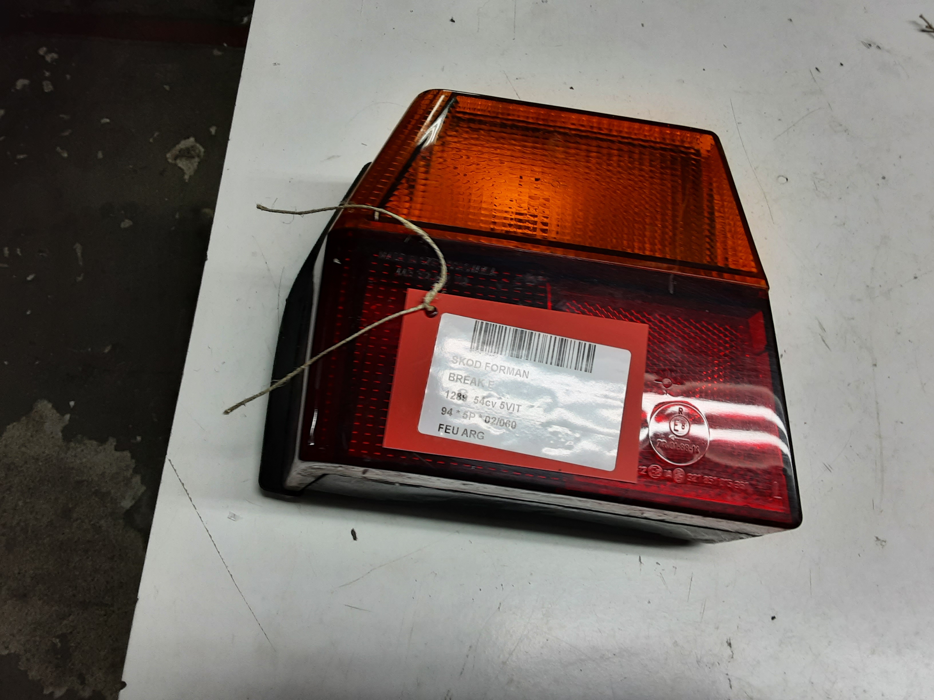 ACHTERLICHT LINKS Skoda FORMAN