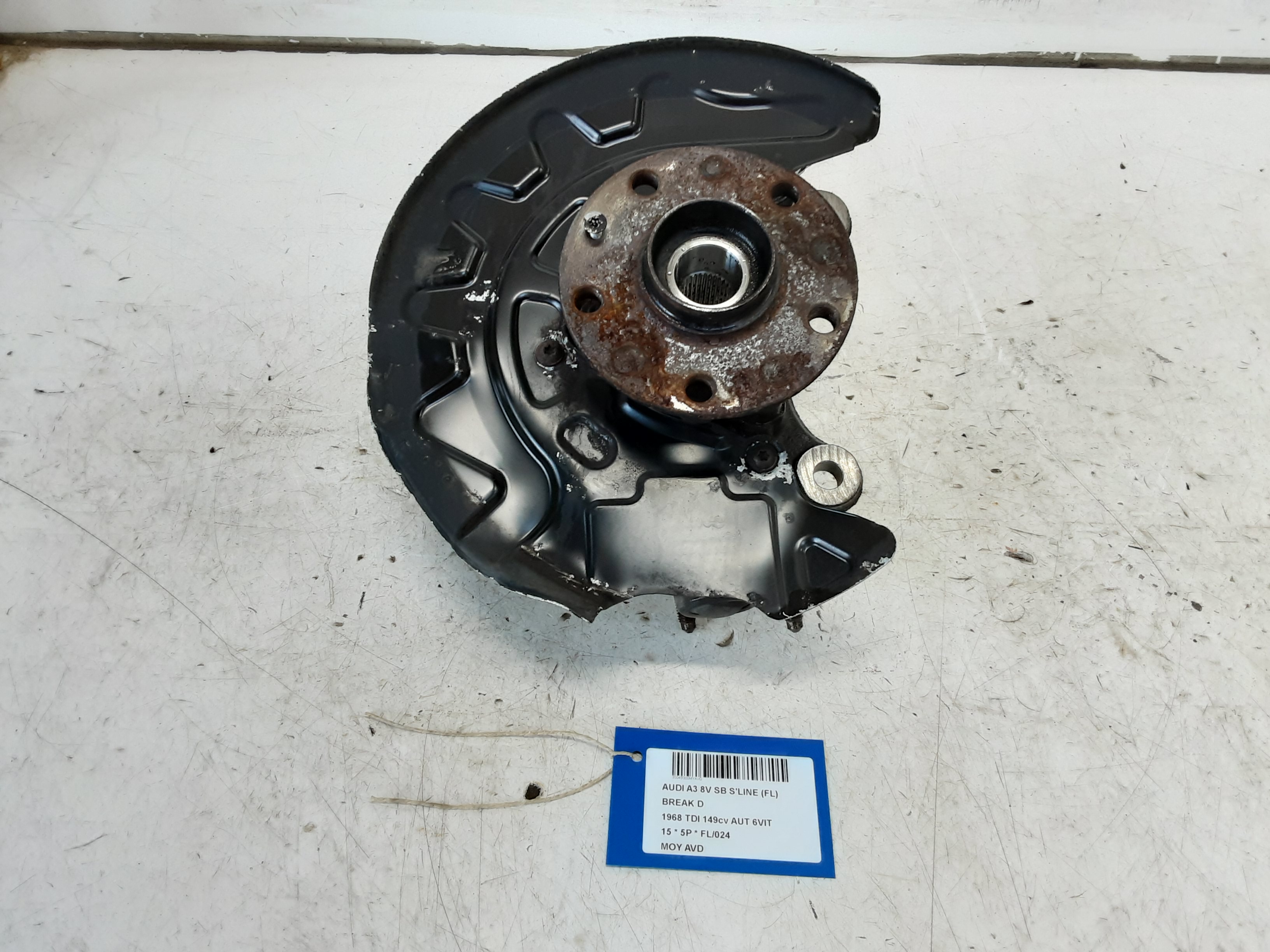 WIELNAAF VOOR RECHTS Audi A3 3,5D 9/12 - 16