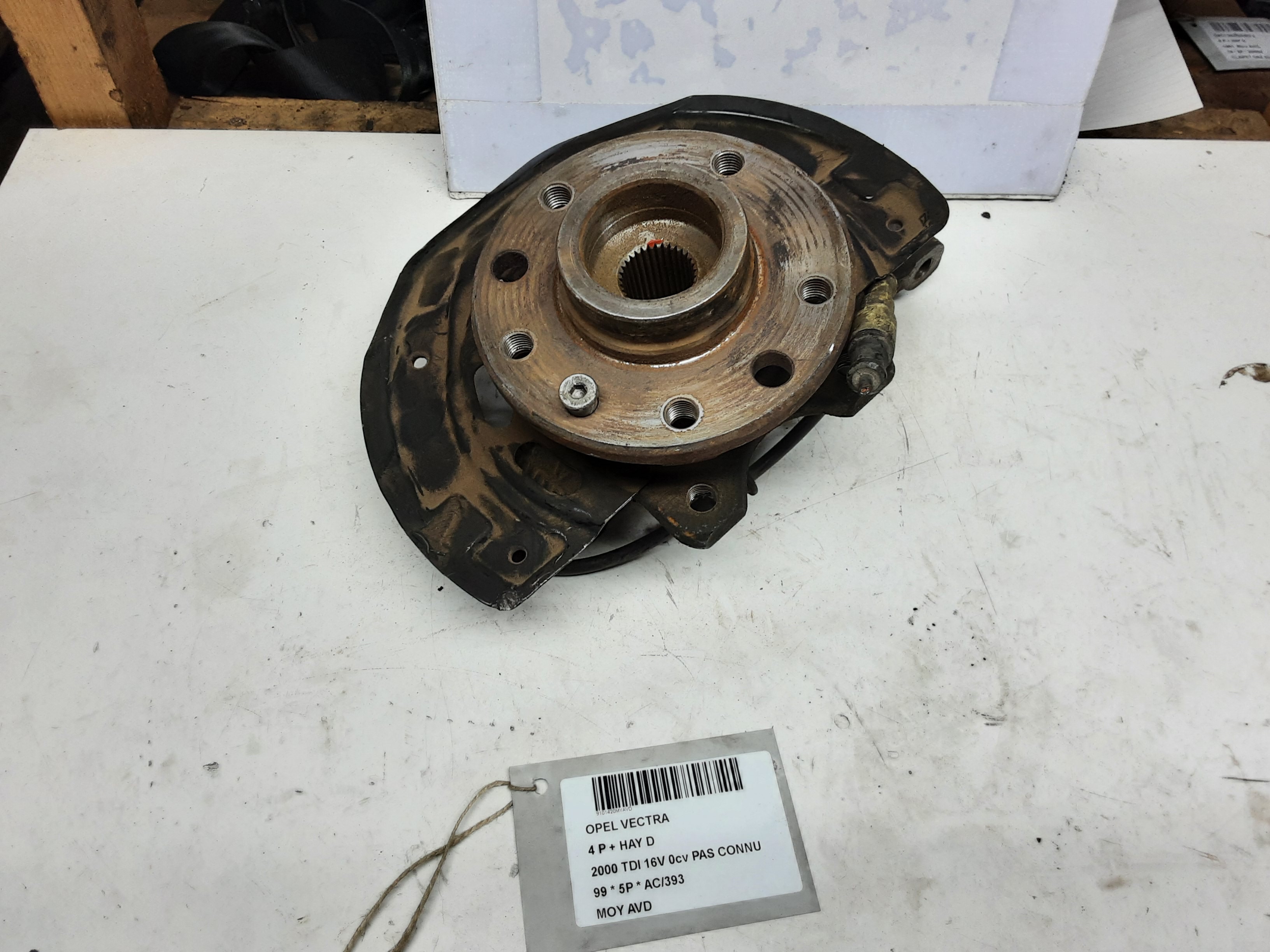 WIELNAAF VOOR RECHTS Opel VECTRA B 10/95 - 7/02