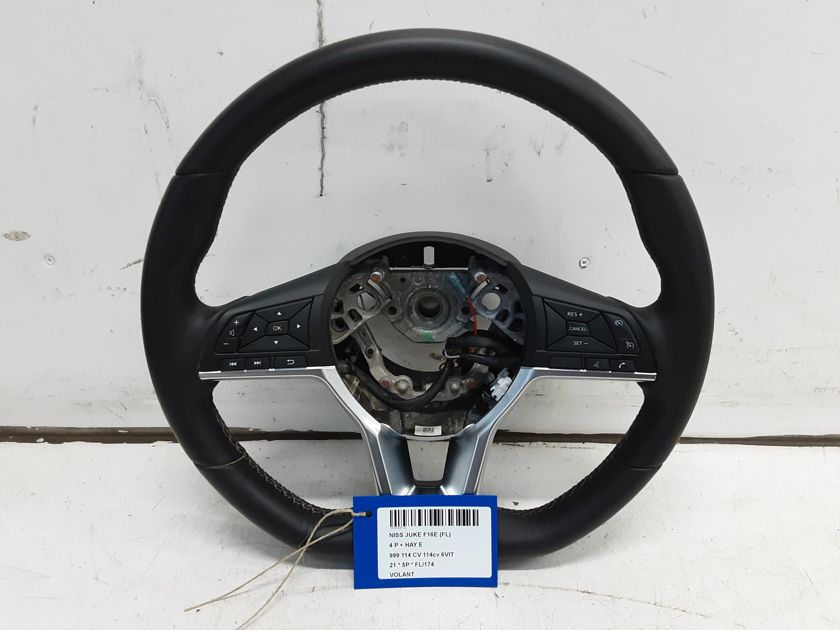 VOLANT Nissan JUKE 8/19+