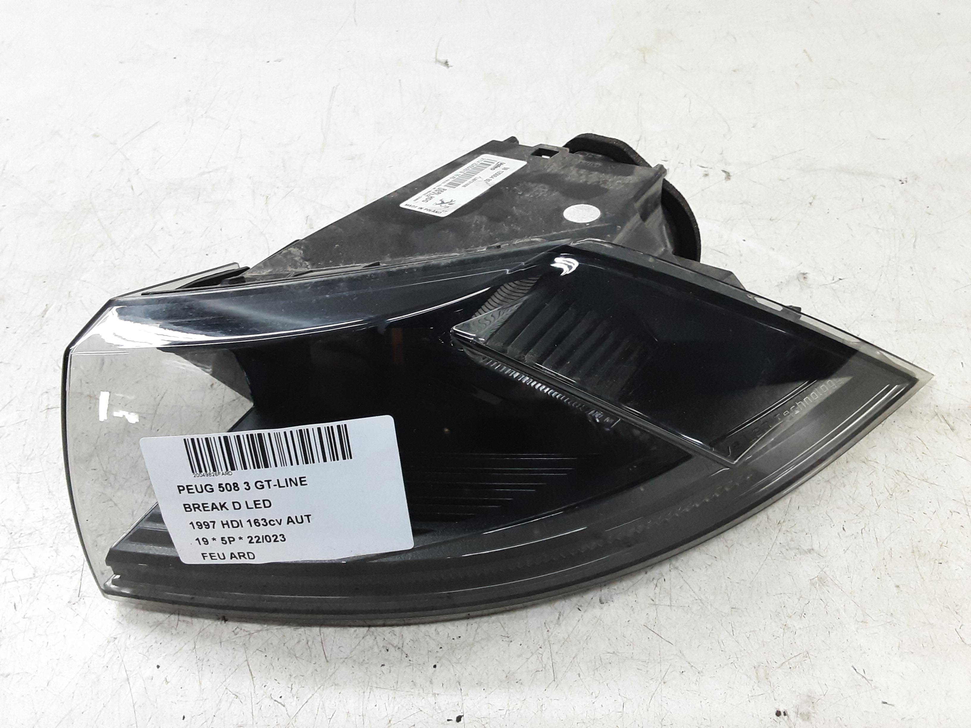 FEU ARRIERE DROIT Peugeot 508 9/18+