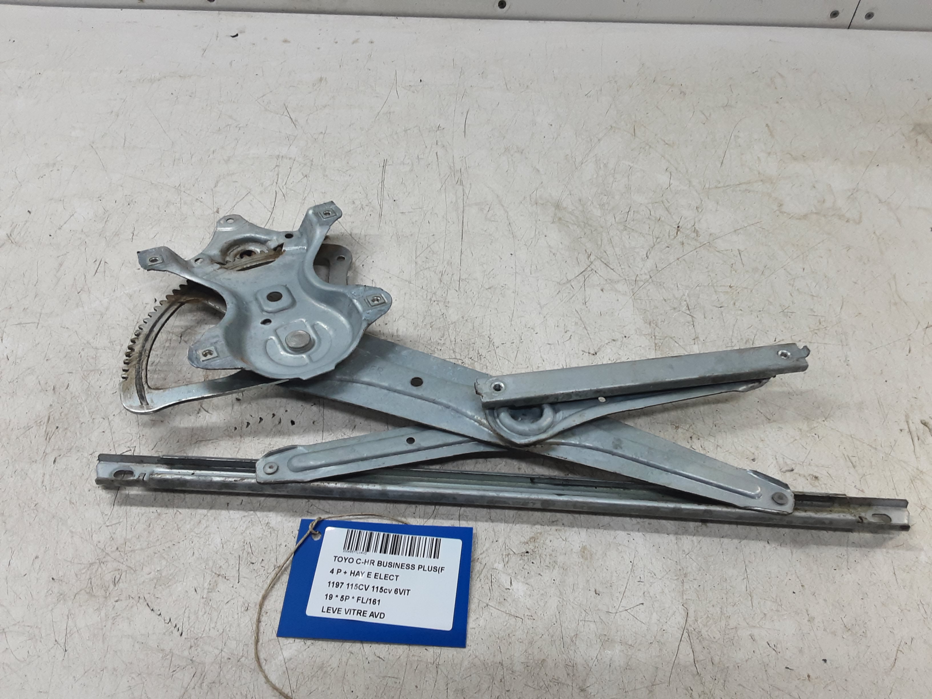 LEVE-VITRE DE PORTE AVANT DROITE Toyota C-HR (1) 11/16-10/19