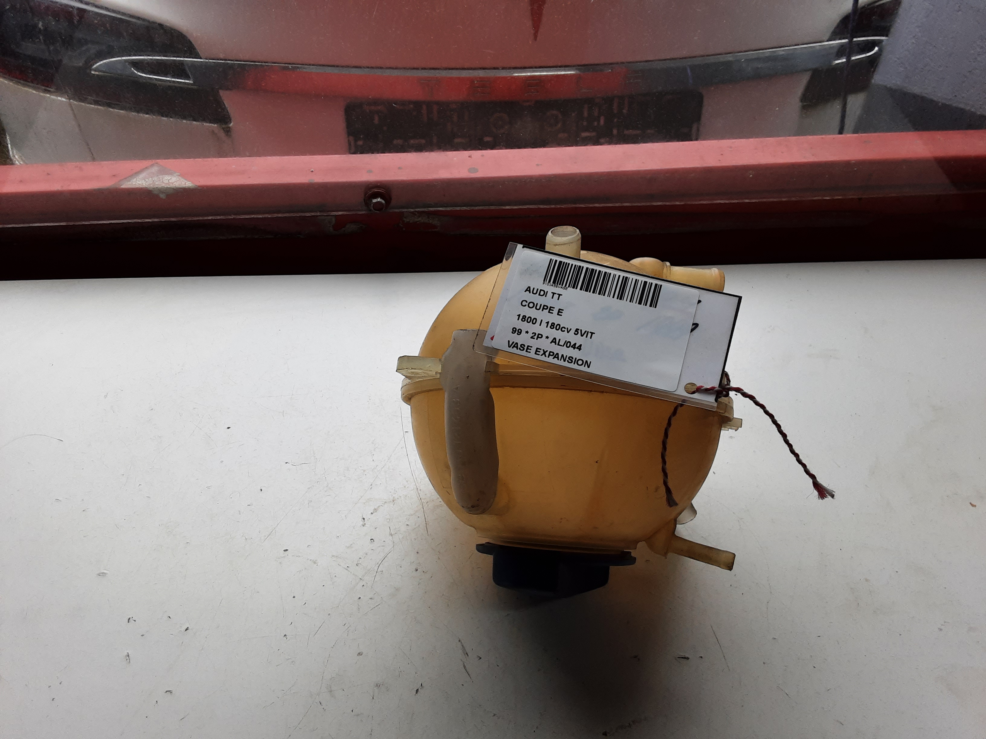 VASE D&#039;EXPANSION Audi TT 10/98 - 06
