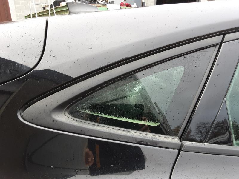 RIGHT REAR WINDOW Jaguar E-PACE 07/17
