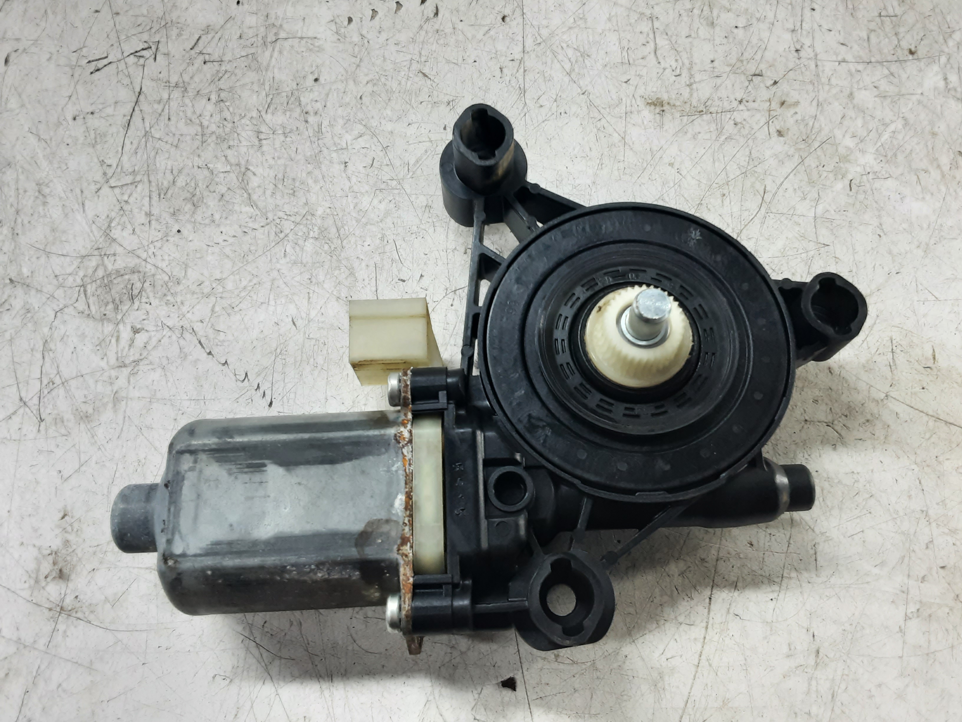 MOTOR RUITMECHANISME ACHTER LINKS Audi A1 12/18+