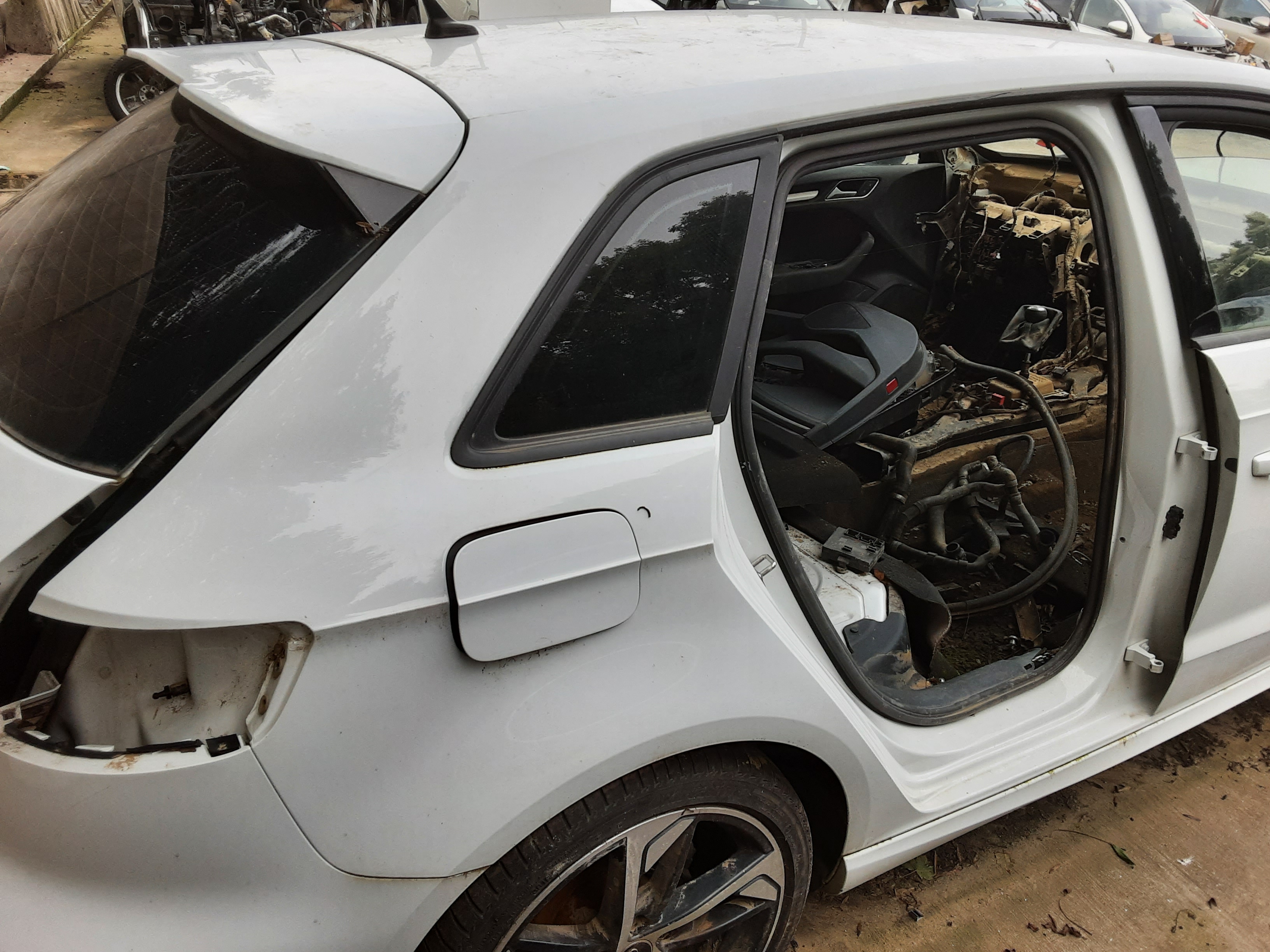 FENDER RIGHT REAR Audi A3 3,5D 7/16 - 20