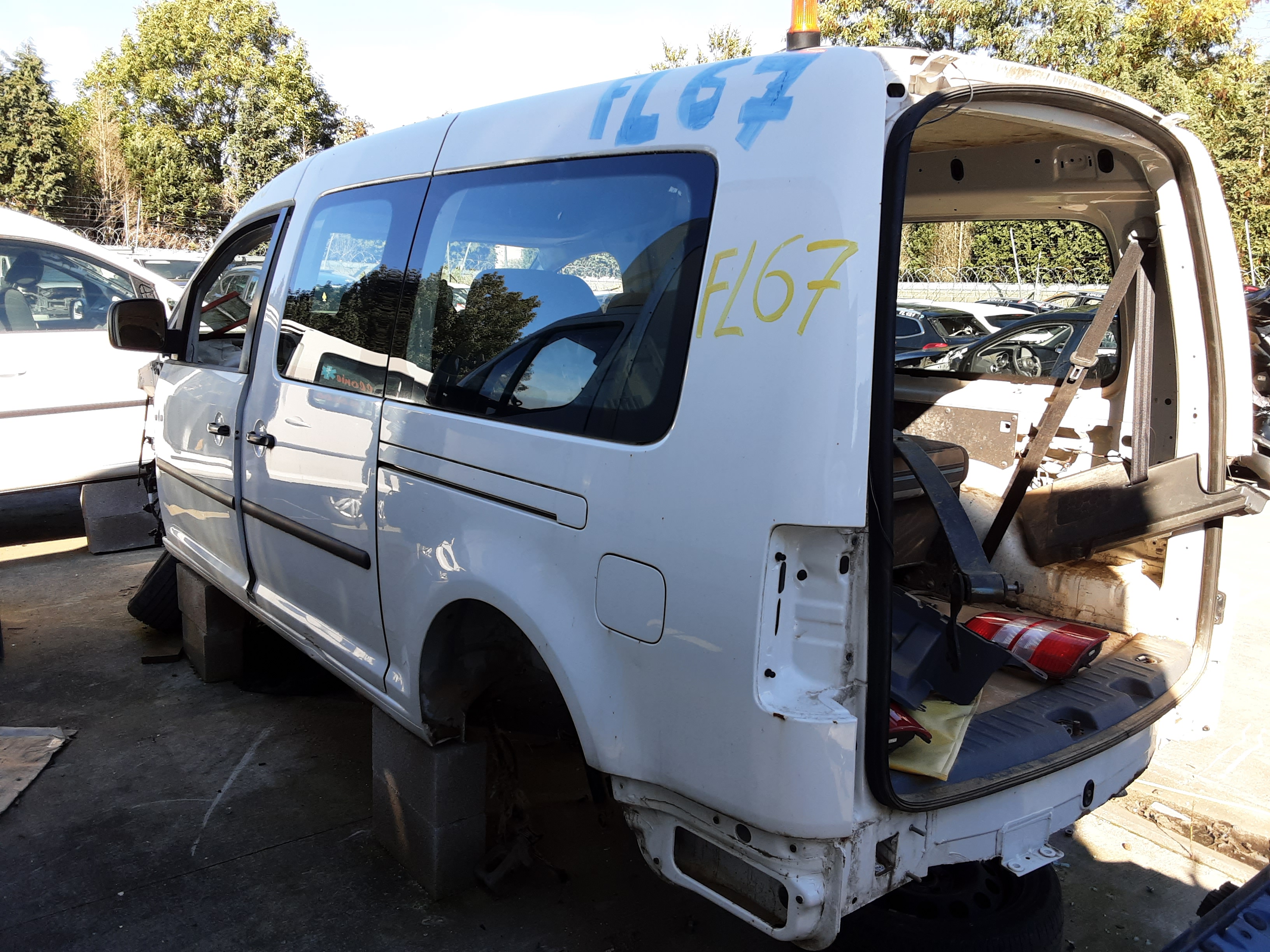 SPATBORD ACHTER LINKS Vw Caddy