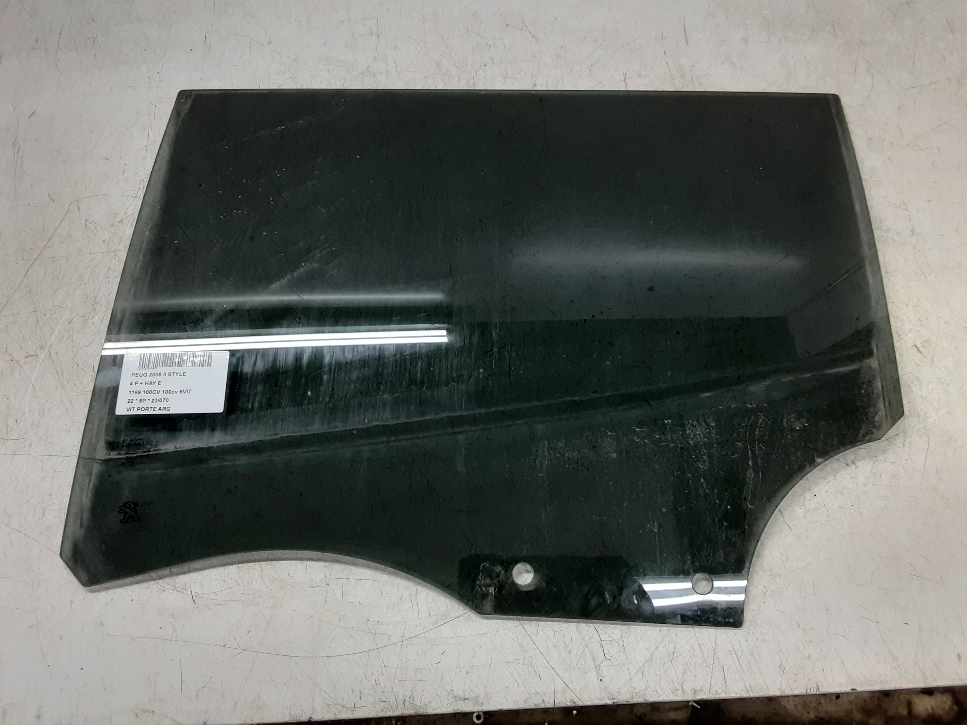 LEFT REAR DOOR WINDOW Peugeot 2008 (2) 8/19+